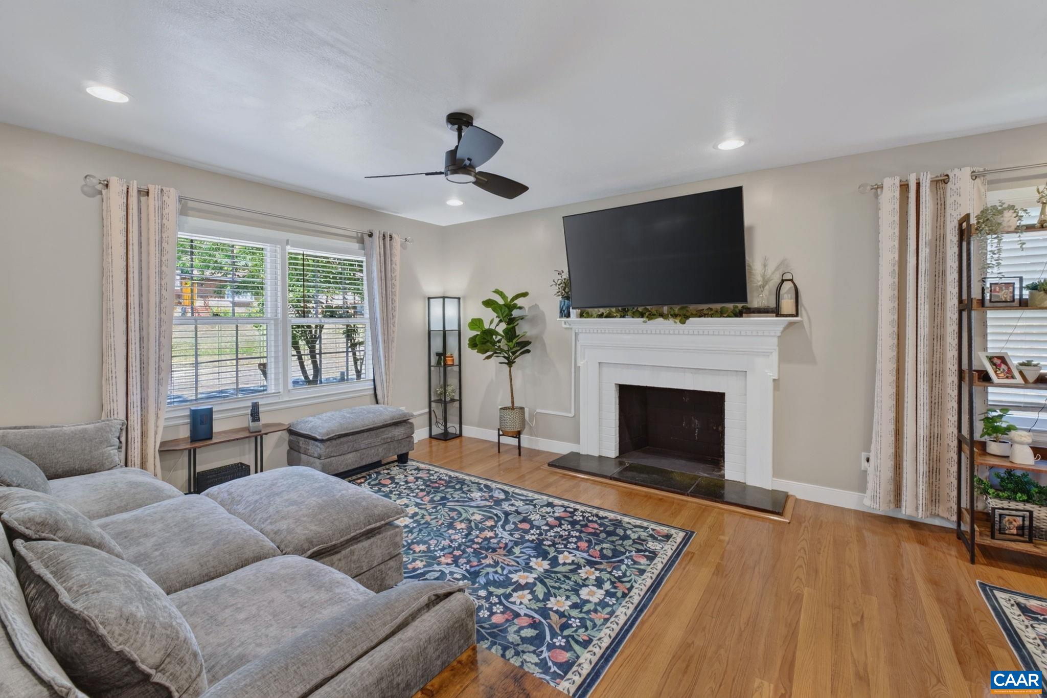 1321 OAK TREE LN, CHARLOTTESVILLE, Virginia 22901, 3 Bedrooms Bedrooms, ,3 BathroomsBathrooms,Residential,1321 OAK TREE LN,682072 MLS # 682072 1321 OAK TREE LN, CHARLOTTESVILLE, Virginia 22901, 3 Bedrooms Bedrooms, ,3 BathroomsBathrooms,Residential,1321 OAK TREE LN,682072 MLS # 682072