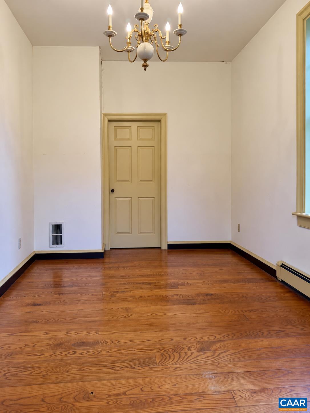 321 DOVER RD, CHARLOTTESVILLE, Virginia 22901, 3 Bedrooms Bedrooms, ,3 BathroomsBathrooms,Residential,321 DOVER RD,682074 MLS # 682074 321 DOVER RD, CHARLOTTESVILLE, Virginia 22901, 3 Bedrooms Bedrooms, ,3 BathroomsBathrooms,Residential,321 DOVER RD,682074 MLS # 682074