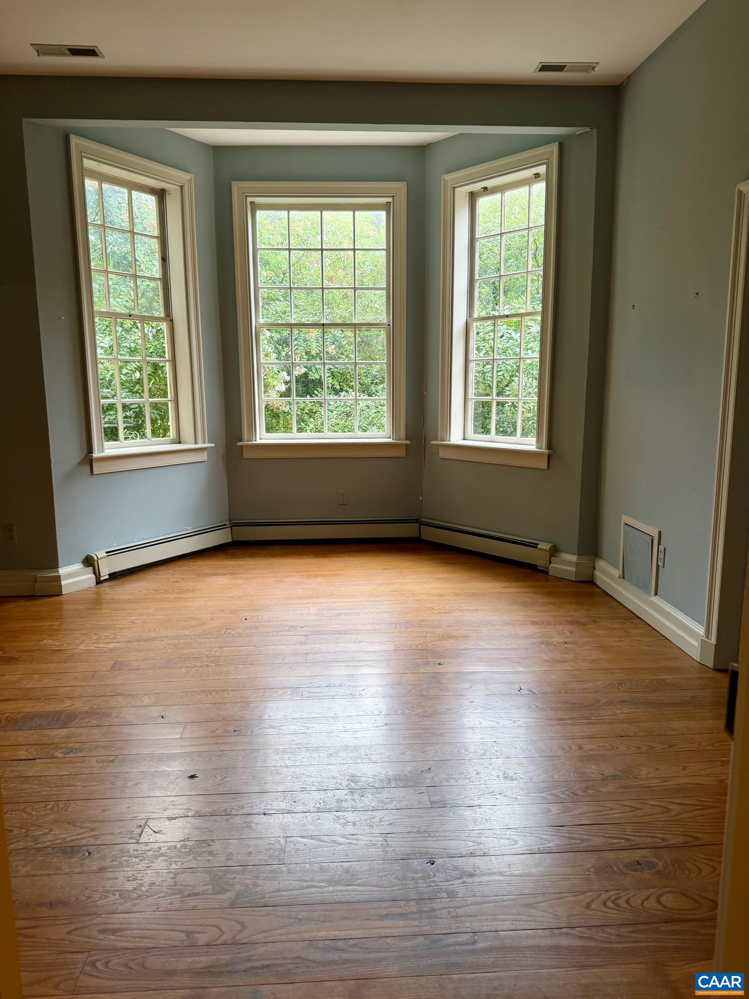 321 DOVER RD, CHARLOTTESVILLE, Virginia 22901, 3 Bedrooms Bedrooms, ,3 BathroomsBathrooms,Residential,321 DOVER RD,682074 MLS # 682074 321 DOVER RD, CHARLOTTESVILLE, Virginia 22901, 3 Bedrooms Bedrooms, ,3 BathroomsBathrooms,Residential,321 DOVER RD,682074 MLS # 682074
