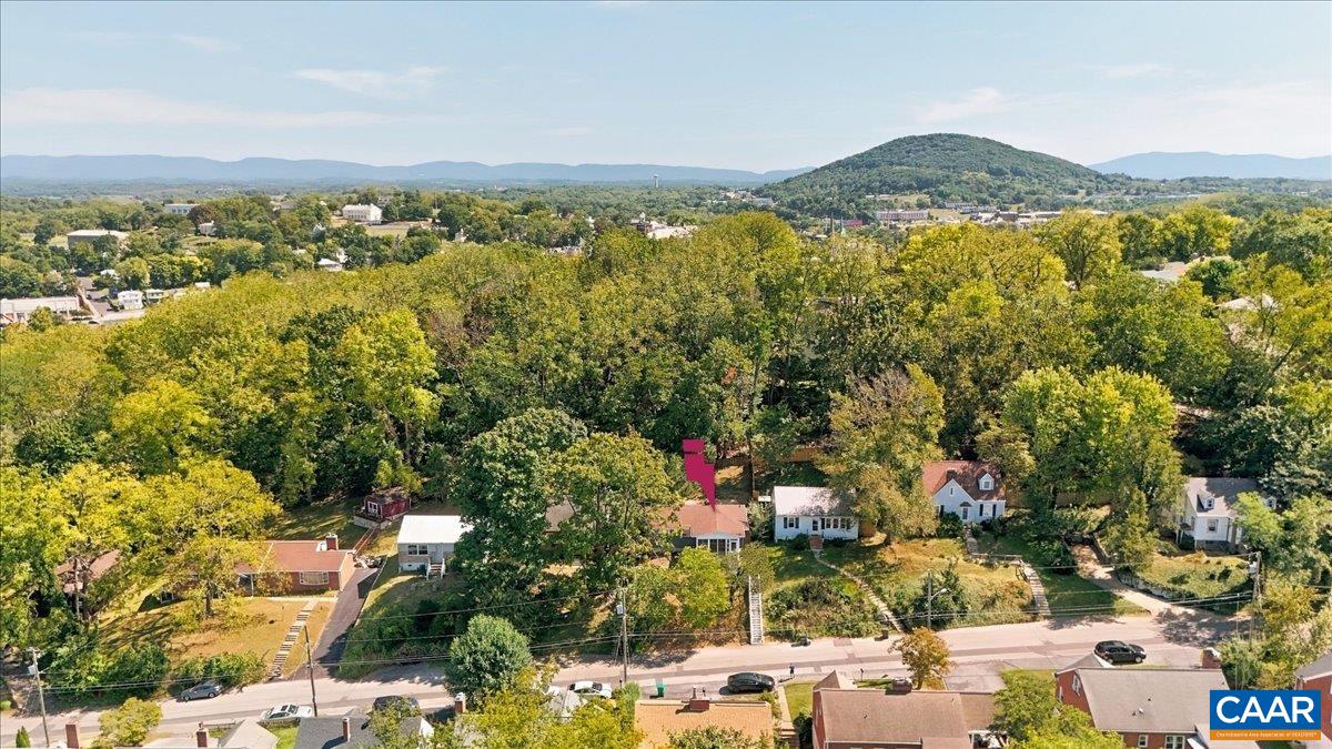 425 ALBEMARLE AVE, STAUNTON, Virginia 24401, 3 Bedrooms Bedrooms, ,2 BathroomsBathrooms,Residential,Hilltop Haven,425 ALBEMARLE AVE,682076 MLS # 682076 425 ALBEMARLE AVE, STAUNTON, Virginia 24401, 3 Bedrooms Bedrooms, ,2 BathroomsBathrooms,Residential,Hilltop Haven,425 ALBEMARLE AVE,682076 MLS # 682076