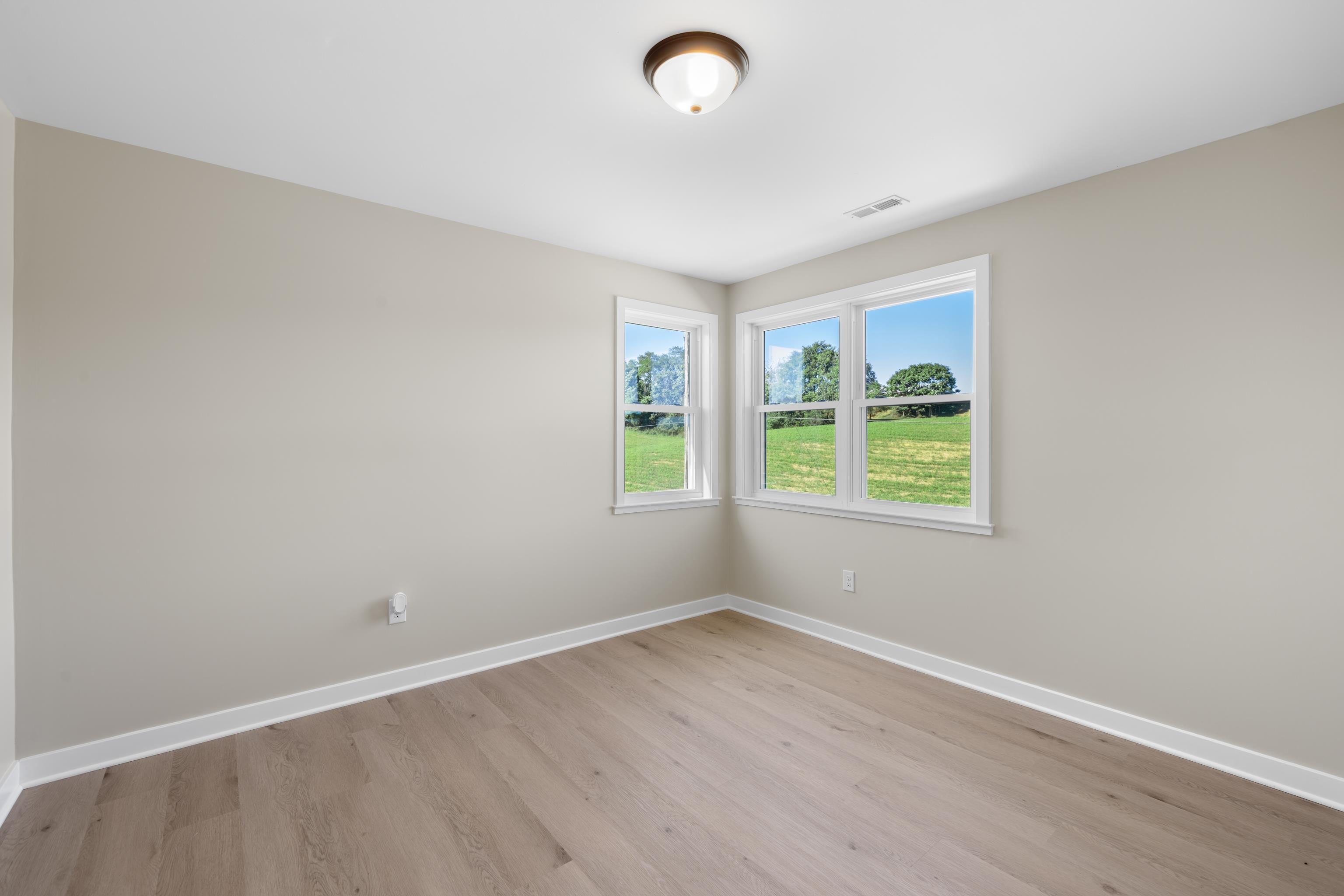 5484 INDIAN TRAIL RD, HARRISONBURG, Virginia 22801, 4 Bedrooms Bedrooms, ,2 BathroomsBathrooms,Residential,5484 INDIAN TRAIL RD,682077 MLS # 682077