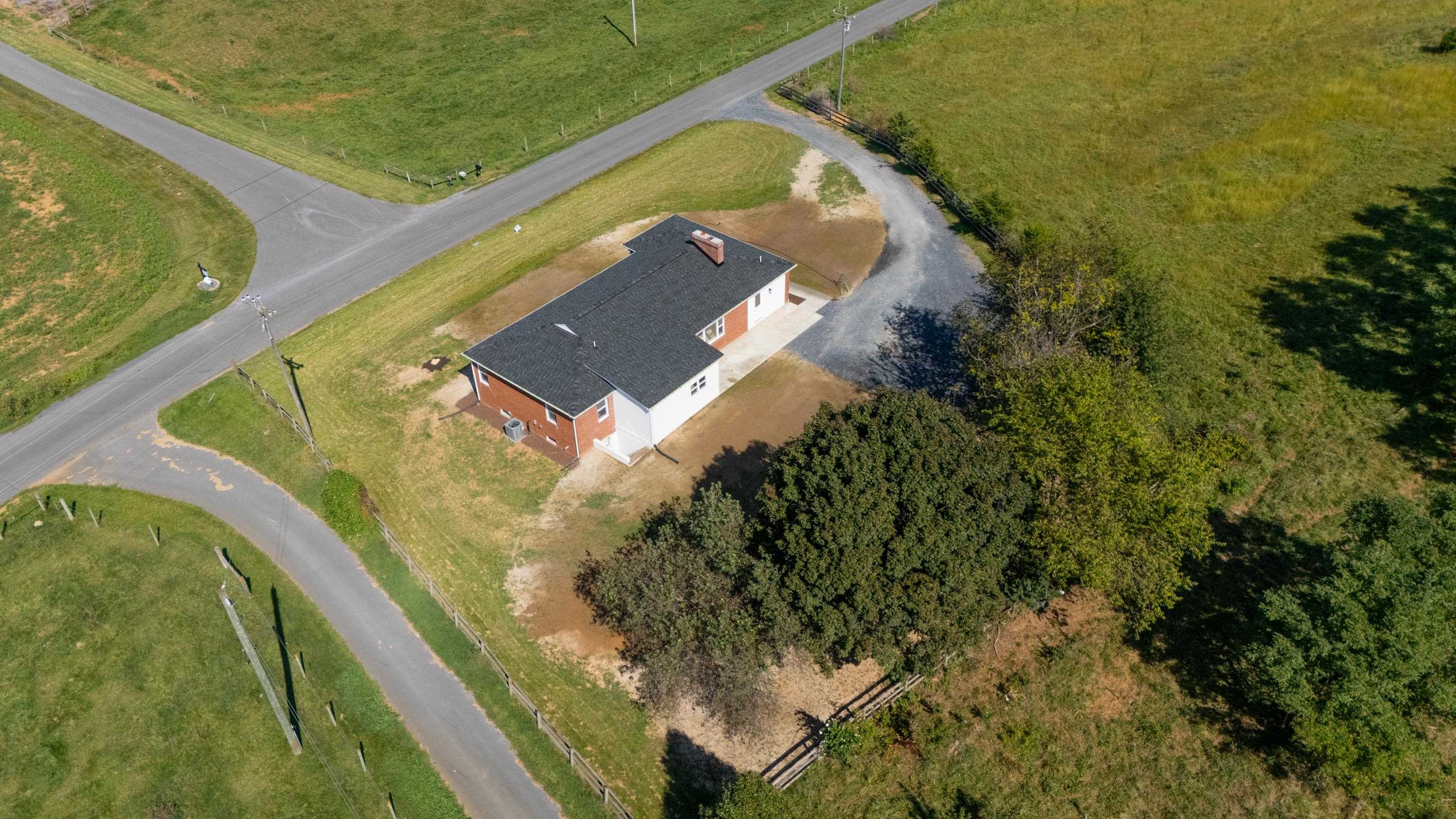 5484 INDIAN TRAIL RD, HARRISONBURG, Virginia 22801, 4 Bedrooms Bedrooms, ,2 BathroomsBathrooms,Residential,5484 INDIAN TRAIL RD,682077 MLS # 682077