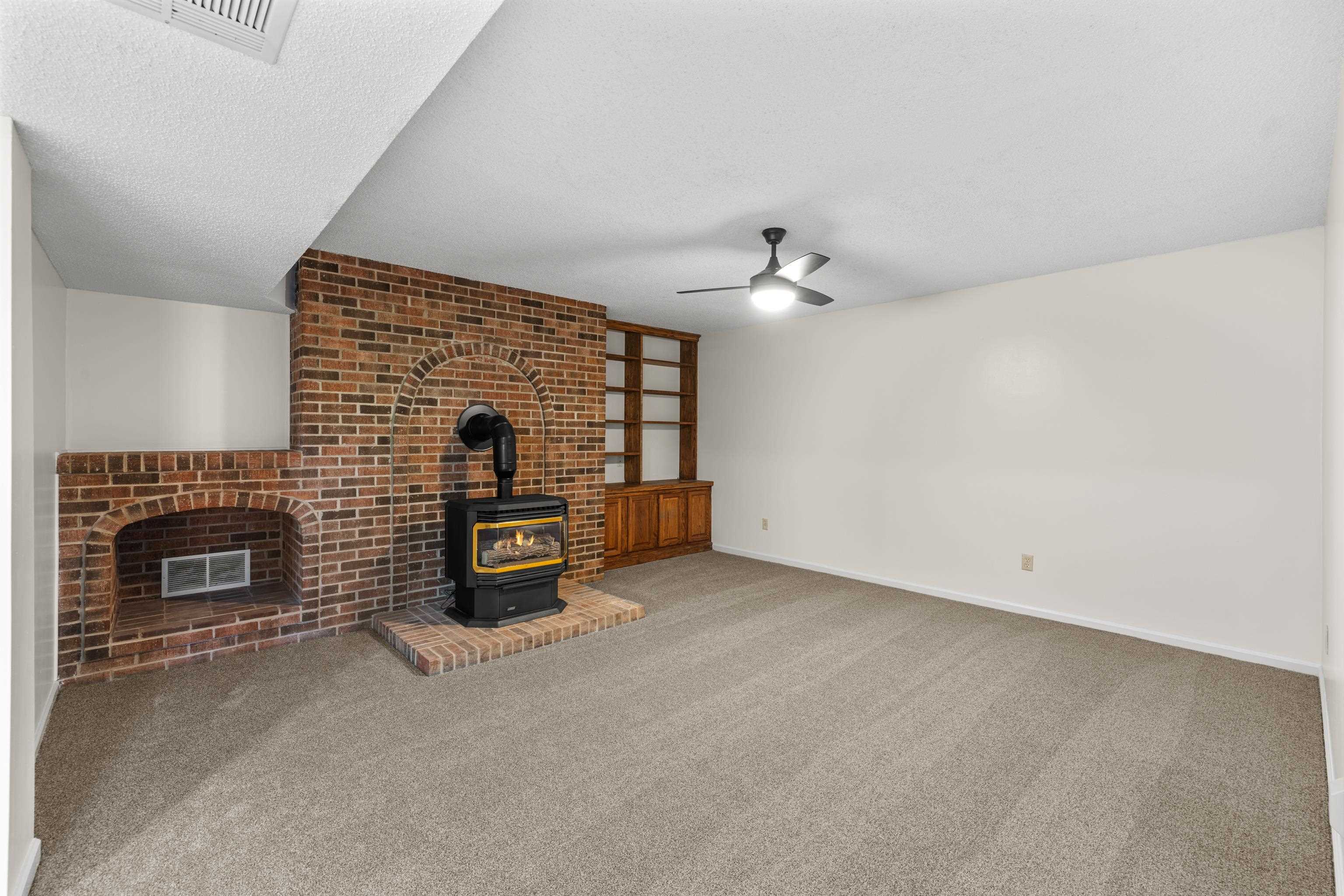 3365 WHITE OAK DR, ROCKINGHAM, Virginia 22801, 4 Bedrooms Bedrooms, ,3 BathroomsBathrooms,Residential,3365 WHITE OAK DR,682079 MLS # 682079 3365 WHITE OAK DR, ROCKINGHAM, Virginia 22801, 4 Bedrooms Bedrooms, ,3 BathroomsBathrooms,Residential,3365 WHITE OAK DR,682079 MLS # 682079