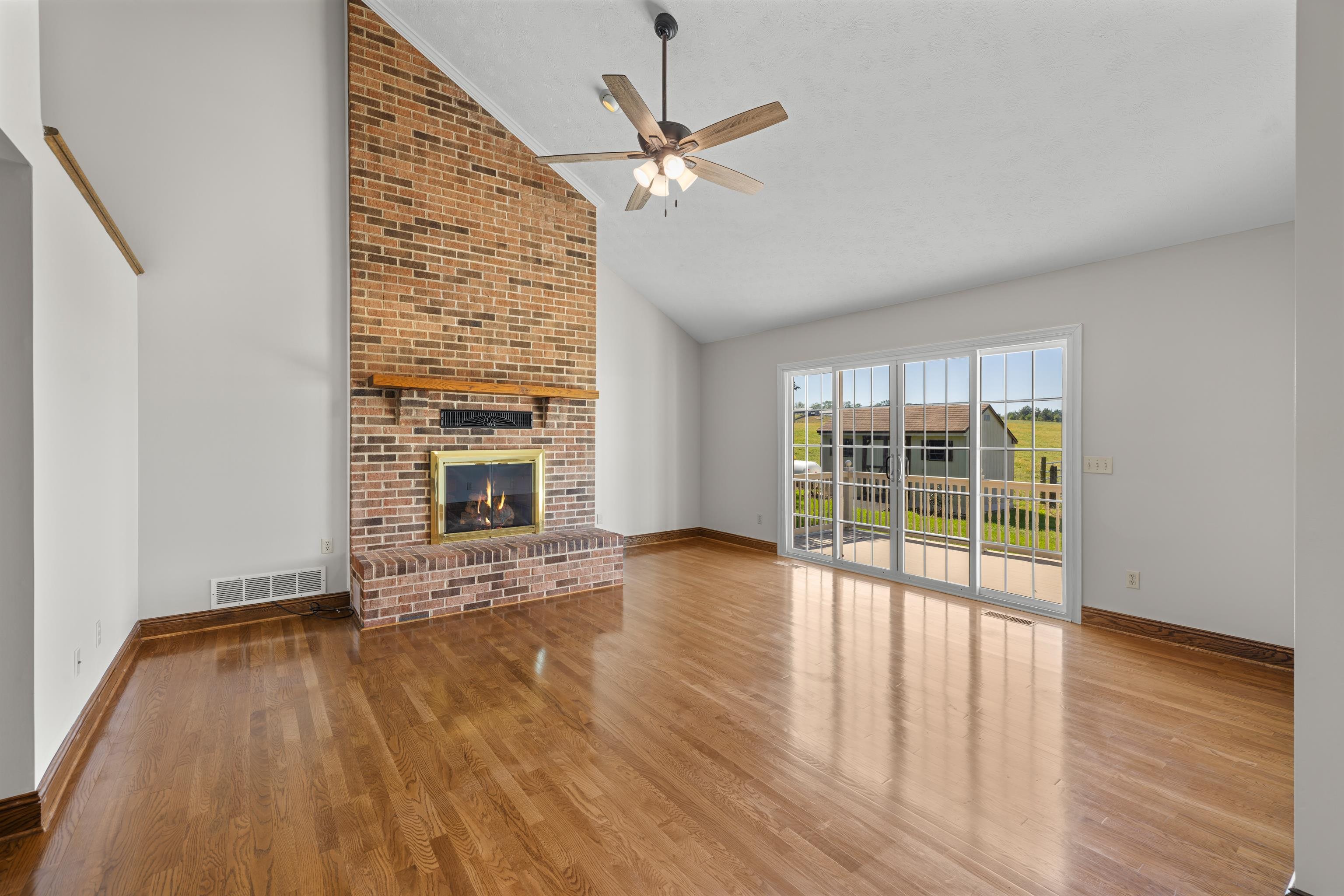 3365 WHITE OAK DR, ROCKINGHAM, Virginia 22801, 4 Bedrooms Bedrooms, ,3 BathroomsBathrooms,Residential,3365 WHITE OAK DR,682079 MLS # 682079 3365 WHITE OAK DR, ROCKINGHAM, Virginia 22801, 4 Bedrooms Bedrooms, ,3 BathroomsBathrooms,Residential,3365 WHITE OAK DR,682079 MLS # 682079