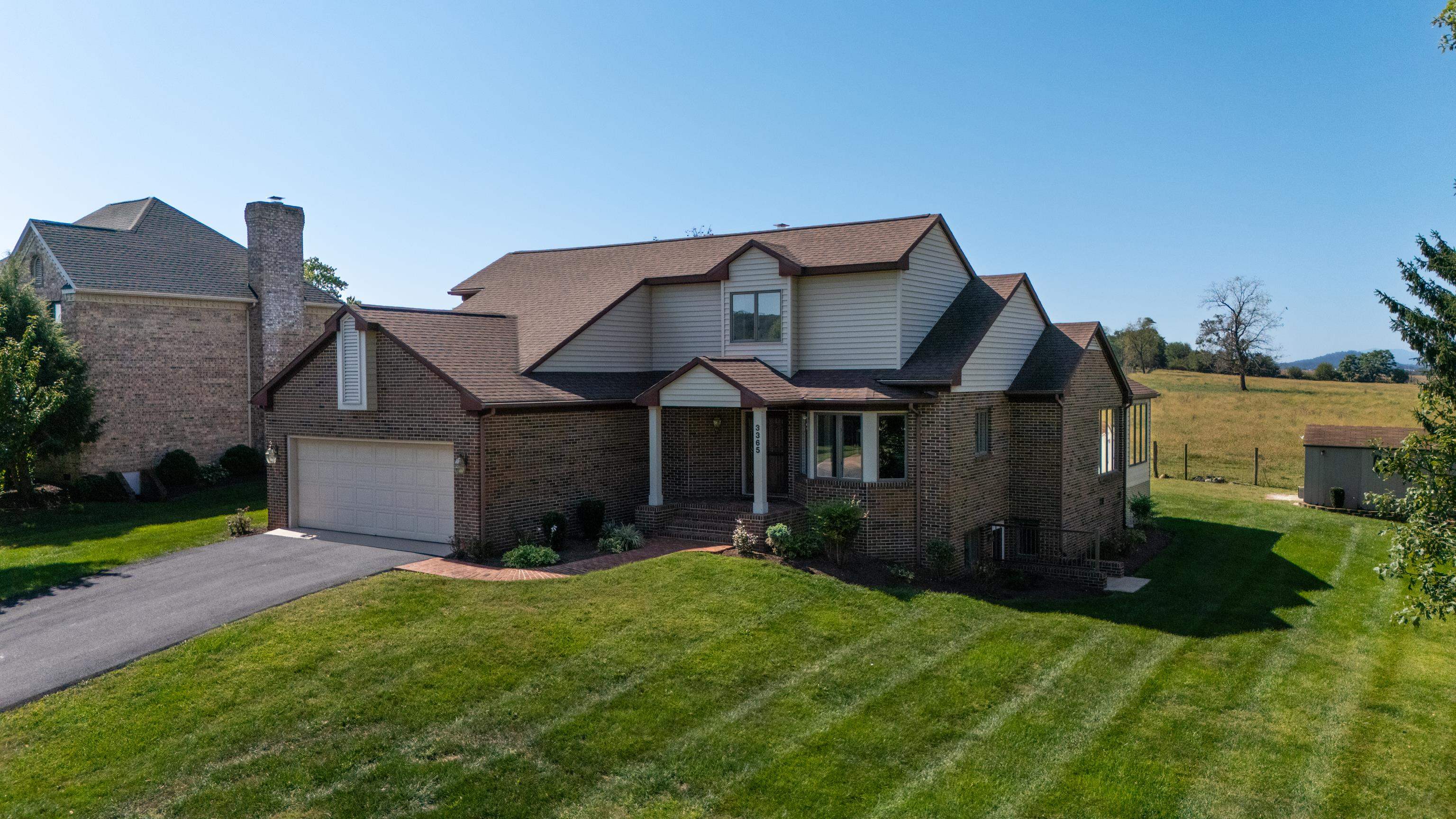 3365 WHITE OAK DR, ROCKINGHAM, Virginia 22801, 4 Bedrooms Bedrooms, ,3 BathroomsBathrooms,Residential,3365 WHITE OAK DR,682079 MLS # 682079 3365 WHITE OAK DR, ROCKINGHAM, Virginia 22801, 4 Bedrooms Bedrooms, ,3 BathroomsBathrooms,Residential,3365 WHITE OAK DR,682079 MLS # 682079