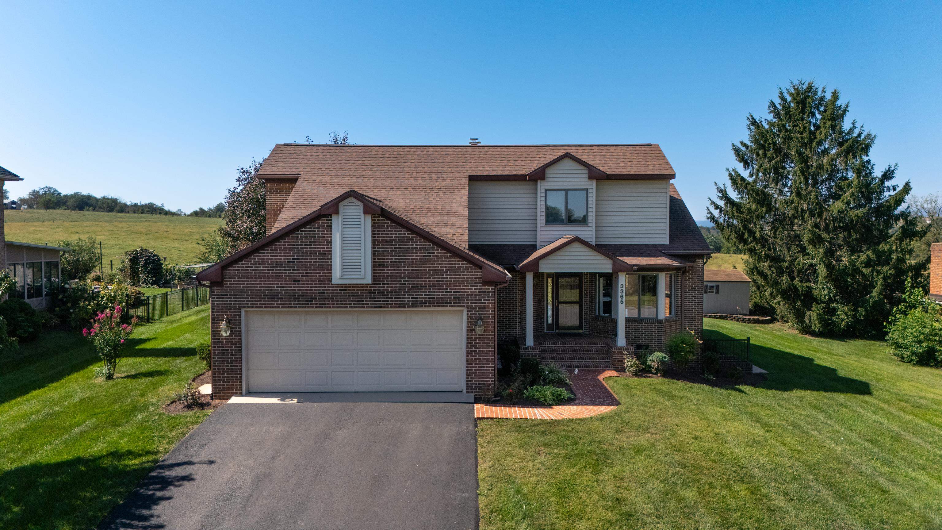 3365 WHITE OAK DR, ROCKINGHAM, Virginia 22801, 4 Bedrooms Bedrooms, ,3 BathroomsBathrooms,Residential,3365 WHITE OAK DR,682079 MLS # 682079 3365 WHITE OAK DR, ROCKINGHAM, Virginia 22801, 4 Bedrooms Bedrooms, ,3 BathroomsBathrooms,Residential,3365 WHITE OAK DR,682079 MLS # 682079