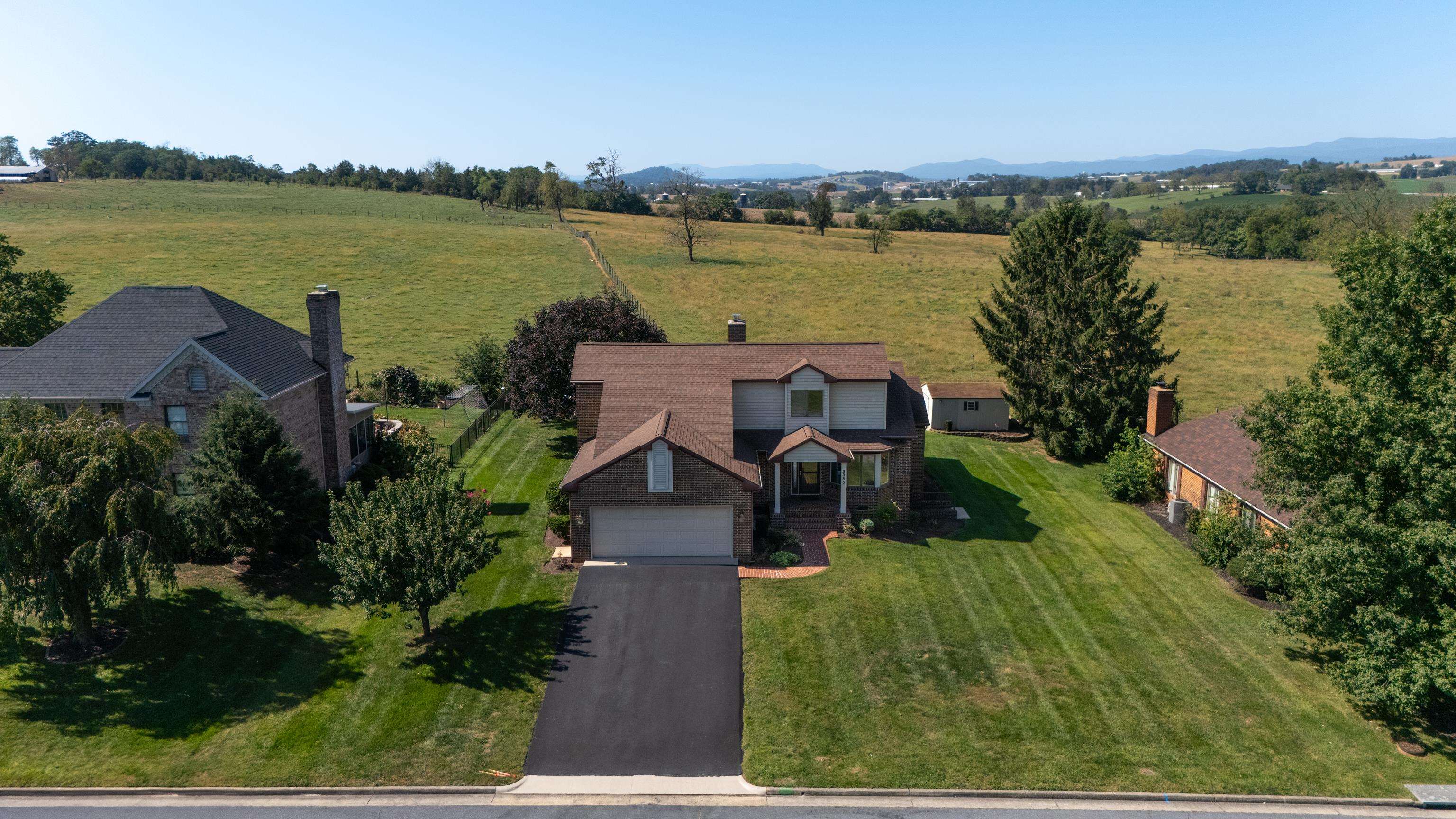 3365 WHITE OAK DR, ROCKINGHAM, Virginia 22801, 4 Bedrooms Bedrooms, ,3 BathroomsBathrooms,Residential,3365 WHITE OAK DR,682079 MLS # 682079 3365 WHITE OAK DR, ROCKINGHAM, Virginia 22801, 4 Bedrooms Bedrooms, ,3 BathroomsBathrooms,Residential,3365 WHITE OAK DR,682079 MLS # 682079