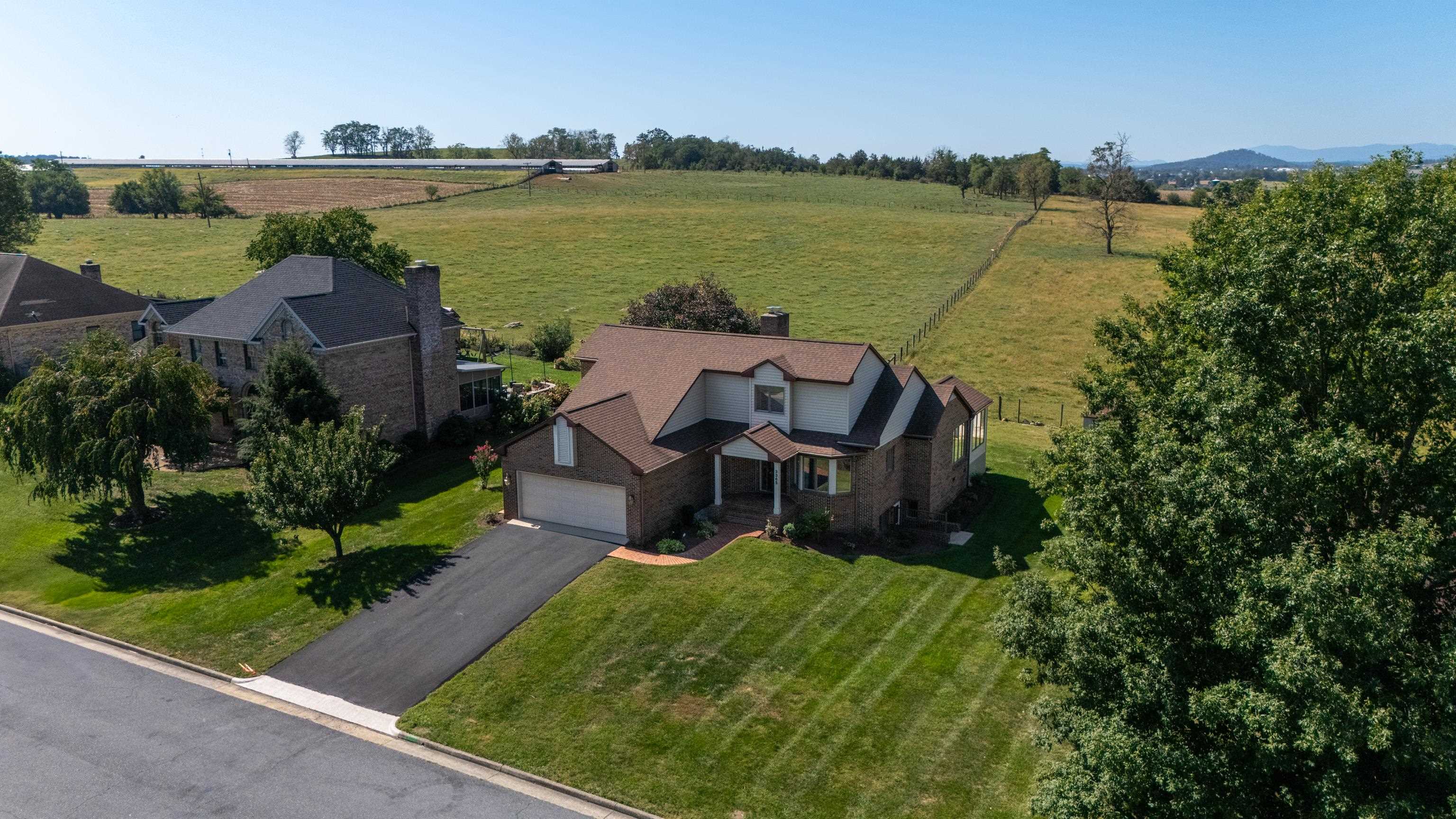 3365 WHITE OAK DR, ROCKINGHAM, Virginia 22801, 4 Bedrooms Bedrooms, ,3 BathroomsBathrooms,Residential,3365 WHITE OAK DR,682079 MLS # 682079 3365 WHITE OAK DR, ROCKINGHAM, Virginia 22801, 4 Bedrooms Bedrooms, ,3 BathroomsBathrooms,Residential,3365 WHITE OAK DR,682079 MLS # 682079