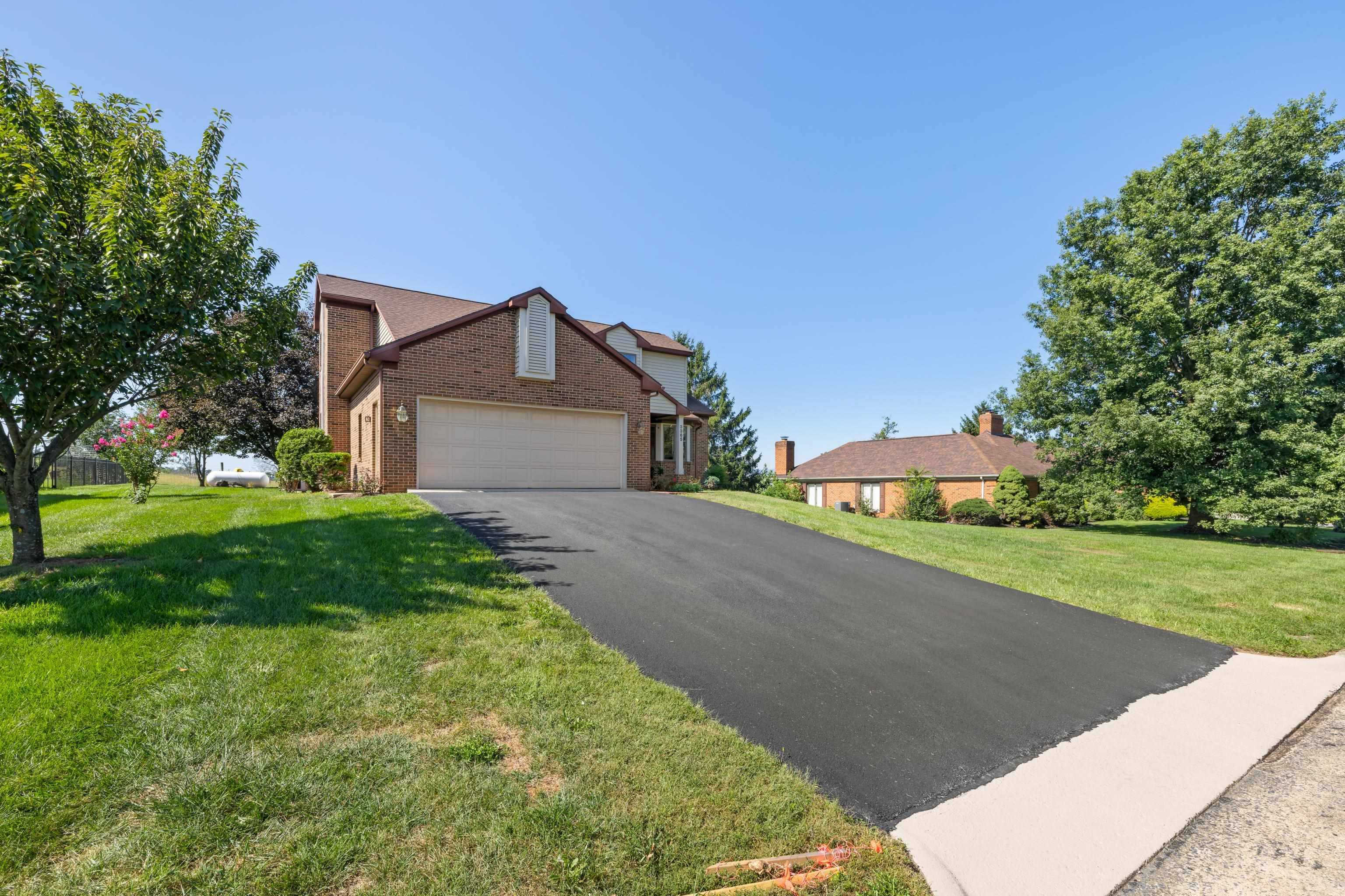 3365 WHITE OAK DR, ROCKINGHAM, Virginia 22801, 4 Bedrooms Bedrooms, ,3 BathroomsBathrooms,Residential,3365 WHITE OAK DR,682079 MLS # 682079 3365 WHITE OAK DR, ROCKINGHAM, Virginia 22801, 4 Bedrooms Bedrooms, ,3 BathroomsBathrooms,Residential,3365 WHITE OAK DR,682079 MLS # 682079