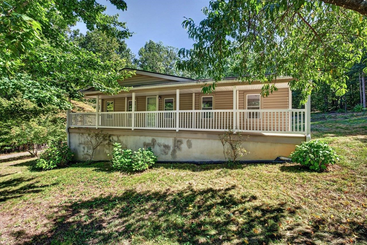 391 JOLLETT LN, ELKTON, Virginia 22827, 3 Bedrooms Bedrooms, ,2 BathroomsBathrooms,Residential,391 JOLLETT LN,682082 MLS # 682082
