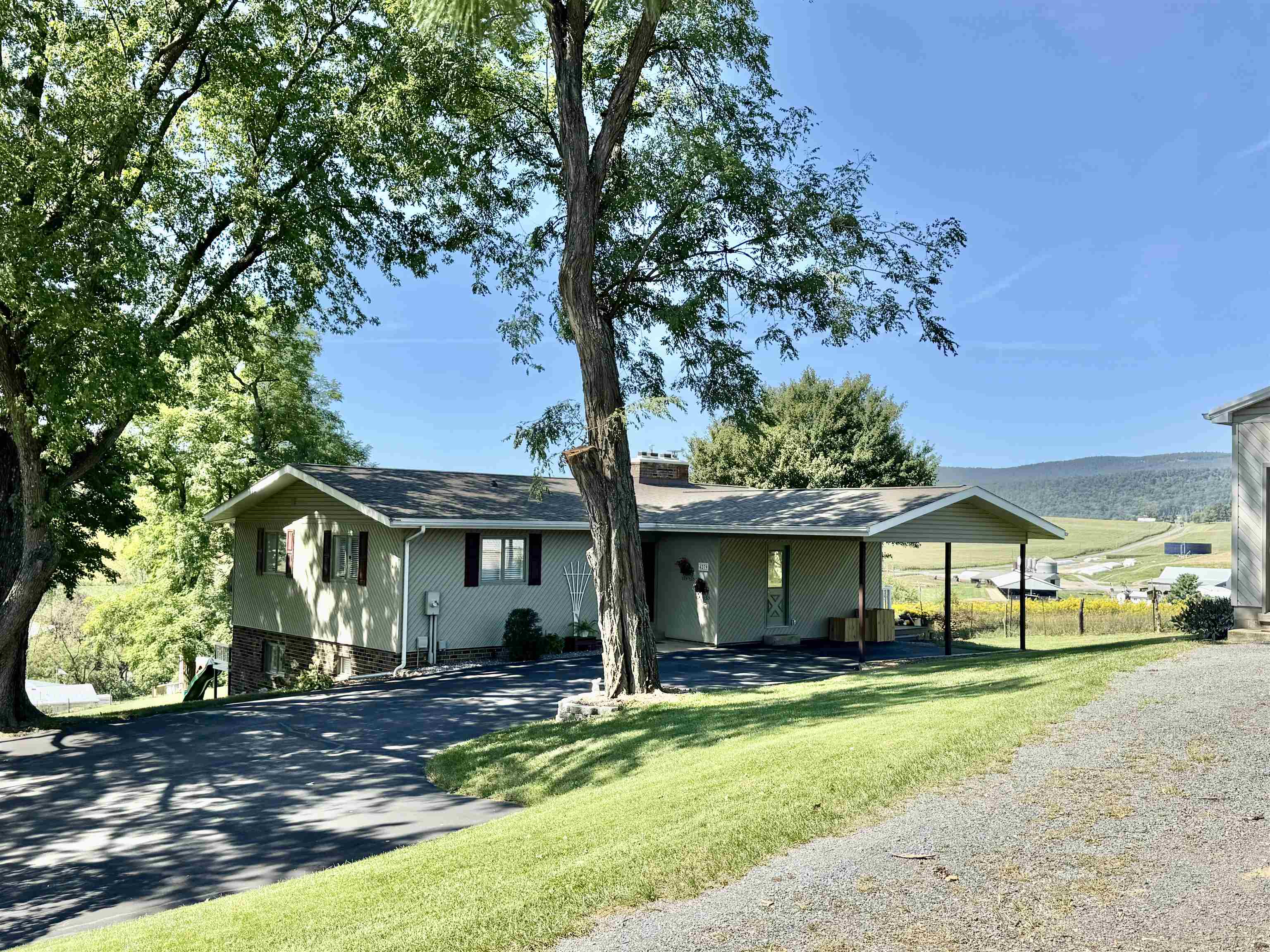 4279 ALOHA LN, ROCKINGHAM, Virginia 22802, 3 Bedrooms Bedrooms, ,2 BathroomsBathrooms,Residential,4279 ALOHA LN,682084 MLS # 682084 4279 ALOHA LN, ROCKINGHAM, Virginia 22802, 3 Bedrooms Bedrooms, ,2 BathroomsBathrooms,Residential,4279 ALOHA LN,682084 MLS # 682084