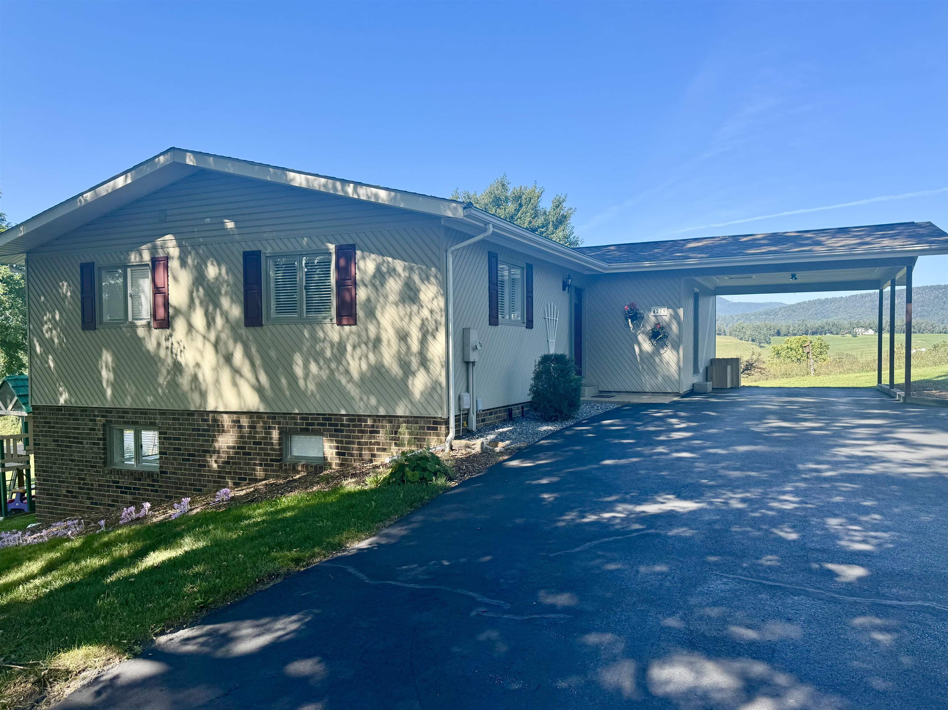 4279 ALOHA LN, ROCKINGHAM, Virginia 22802, 3 Bedrooms Bedrooms, ,2 BathroomsBathrooms,Residential,4279 ALOHA LN,682084 MLS # 682084 4279 ALOHA LN, ROCKINGHAM, Virginia 22802, 3 Bedrooms Bedrooms, ,2 BathroomsBathrooms,Residential,4279 ALOHA LN,682084 MLS # 682084