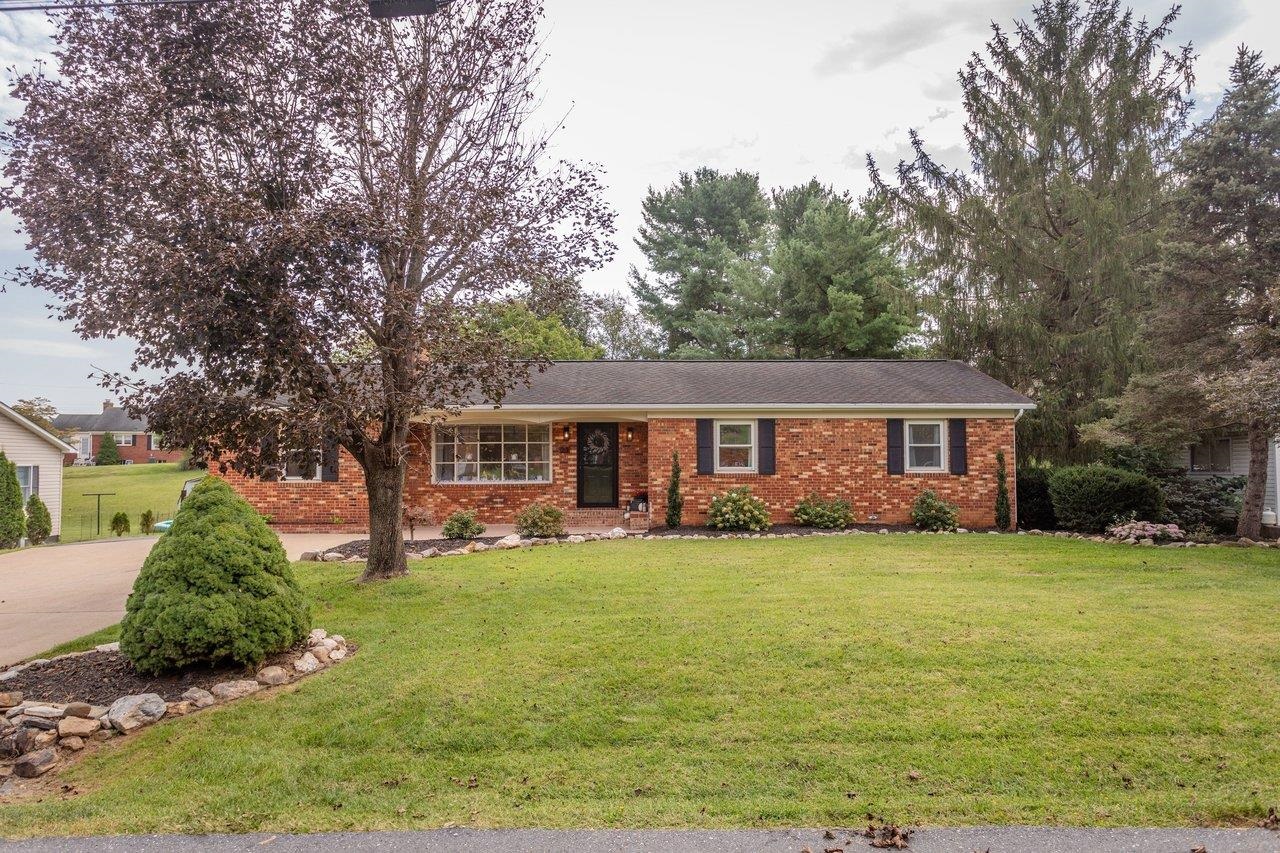 23 GREENFIELD RD, LURAY, Virginia 22835, 3 Bedrooms Bedrooms, ,2 BathroomsBathrooms,Residential,23 GREENFIELD RD,681989 MLS # 681989