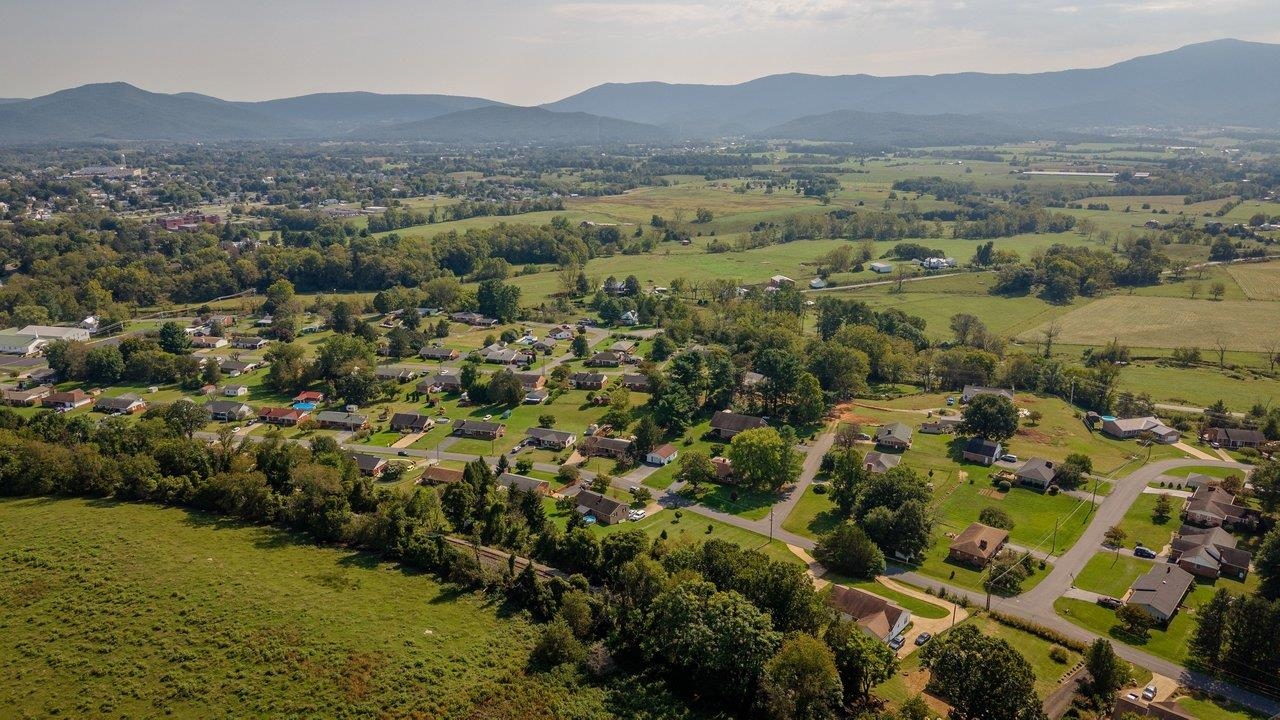 23 GREENFIELD RD, LURAY, Virginia 22835, 3 Bedrooms Bedrooms, ,2 BathroomsBathrooms,Residential,23 GREENFIELD RD,681989 MLS # 681989