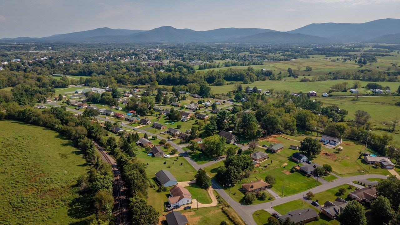 23 GREENFIELD RD, LURAY, Virginia 22835, 3 Bedrooms Bedrooms, ,2 BathroomsBathrooms,Residential,23 GREENFIELD RD,681989 MLS # 681989