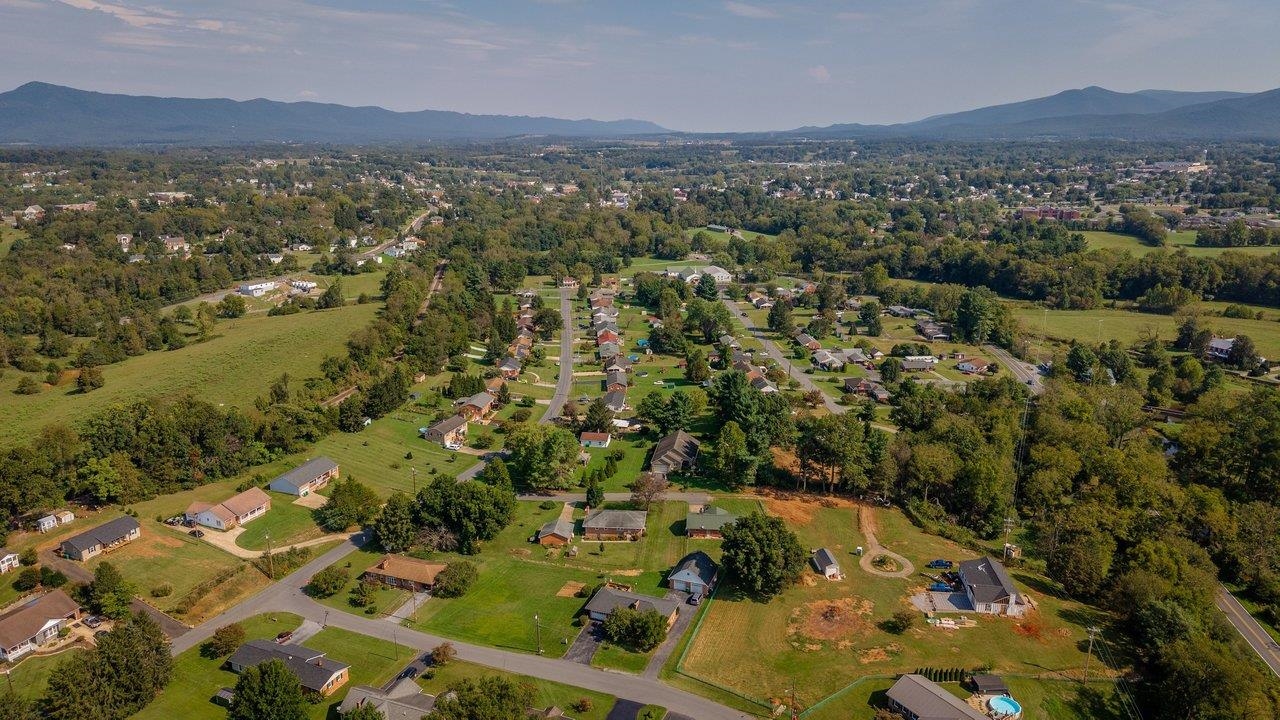 23 GREENFIELD RD, LURAY, Virginia 22835, 3 Bedrooms Bedrooms, ,2 BathroomsBathrooms,Residential,23 GREENFIELD RD,681989 MLS # 681989