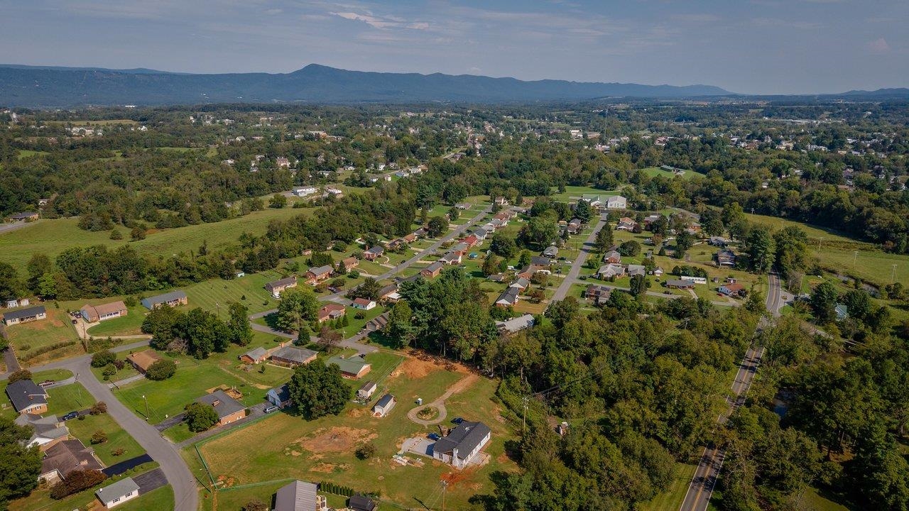 23 GREENFIELD RD, LURAY, Virginia 22835, 3 Bedrooms Bedrooms, ,2 BathroomsBathrooms,Residential,23 GREENFIELD RD,681989 MLS # 681989