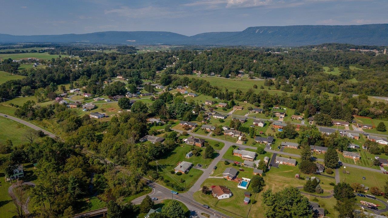 23 GREENFIELD RD, LURAY, Virginia 22835, 3 Bedrooms Bedrooms, ,2 BathroomsBathrooms,Residential,23 GREENFIELD RD,681989 MLS # 681989