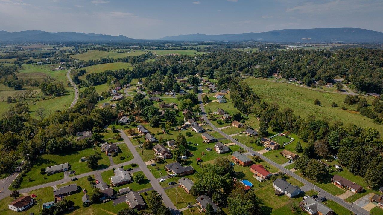 23 GREENFIELD RD, LURAY, Virginia 22835, 3 Bedrooms Bedrooms, ,2 BathroomsBathrooms,Residential,23 GREENFIELD RD,681989 MLS # 681989