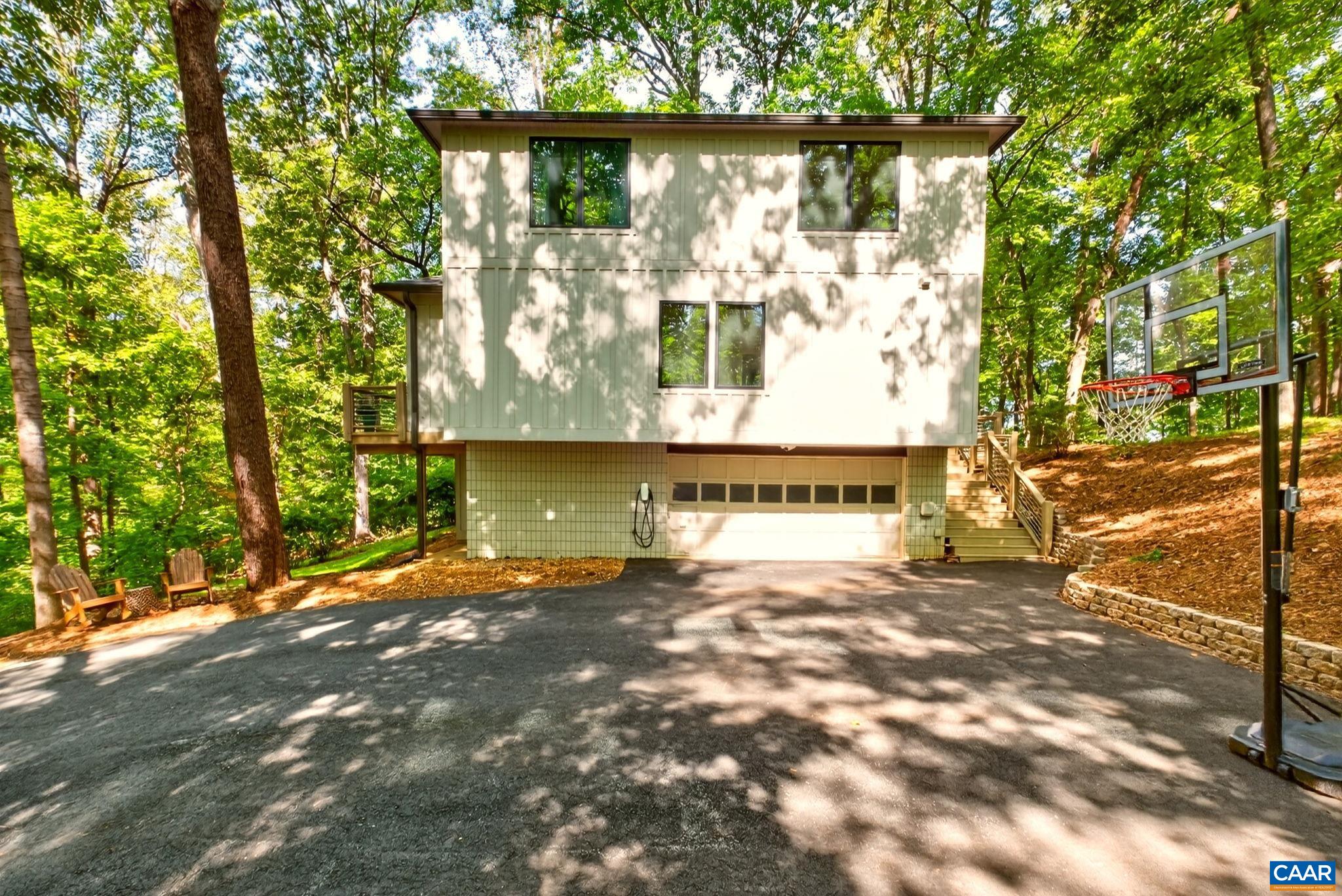 268 DEER CREST HTS, CHARLOTTESVILLE, Virginia 22903, 4 Bedrooms Bedrooms, ,3 BathroomsBathrooms,Residential,268 DEER CREST HTS,682023 MLS # 682023