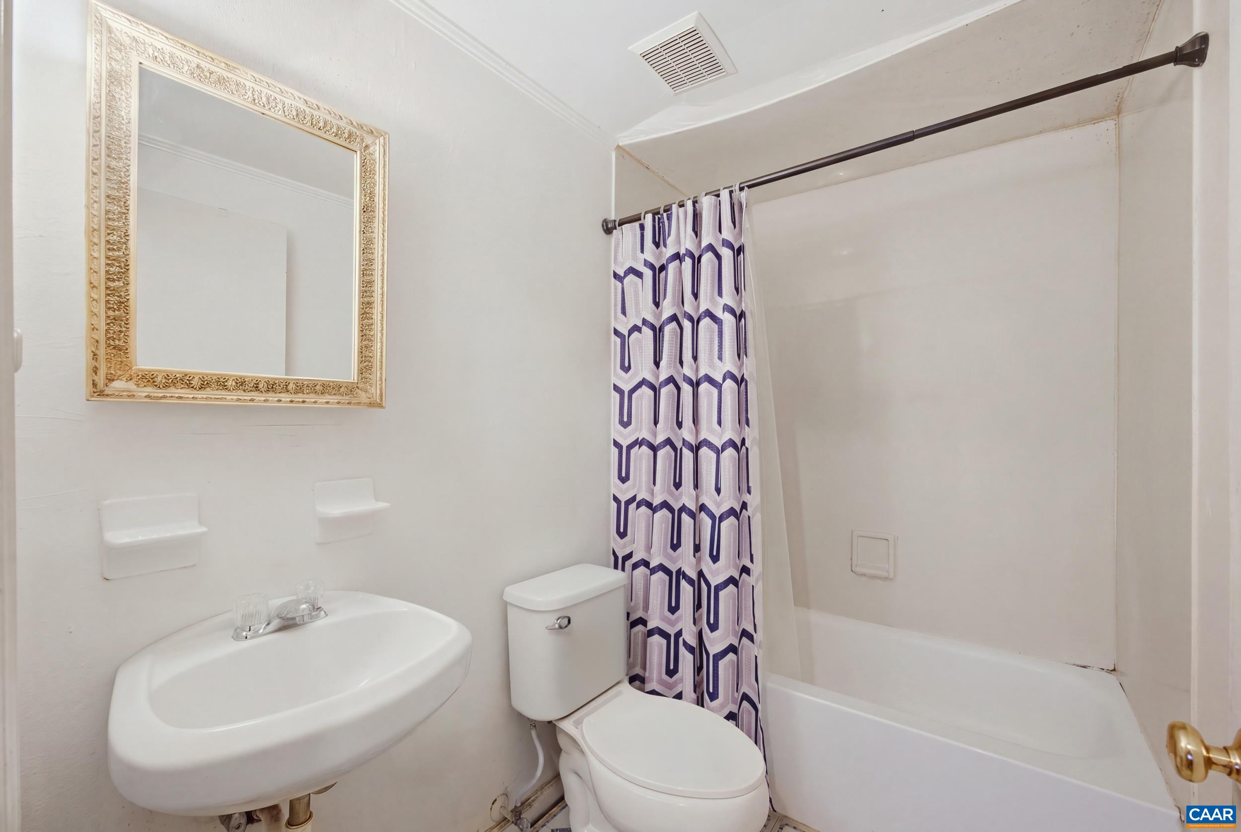 1104 OLD LOUISA RD, GORDONSVILLE, Virginia 22942, 3 Bedrooms Bedrooms, ,1 BathroomBathrooms,Residential,1104 OLD LOUISA RD,682078 MLS # 682078 1104 OLD LOUISA RD, GORDONSVILLE, Virginia 22942, 3 Bedrooms Bedrooms, ,1 BathroomBathrooms,Residential,1104 OLD LOUISA RD,682078 MLS # 682078