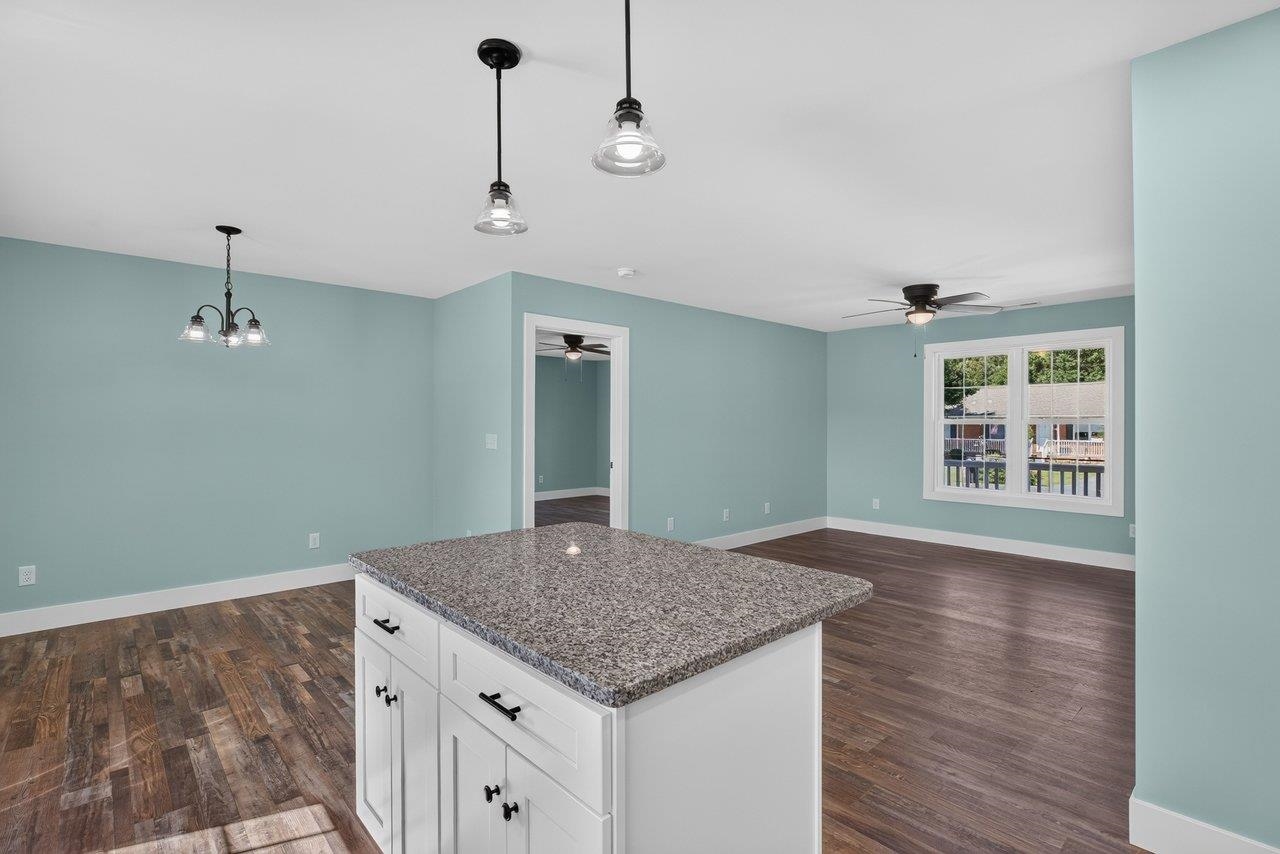 101 8TH ST, GROTTOES, Virginia 24441, 3 Bedrooms Bedrooms, ,2 BathroomsBathrooms,Residential,101 8TH ST,682101 MLS # 682101