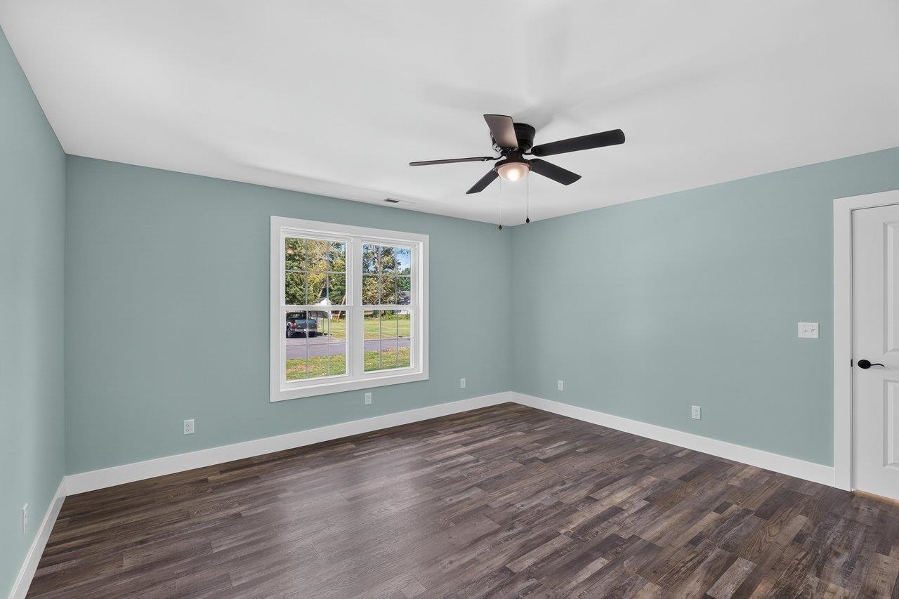 101 8TH ST, GROTTOES, Virginia 24441, 3 Bedrooms Bedrooms, ,2 BathroomsBathrooms,Residential,101 8TH ST,682101 MLS # 682101