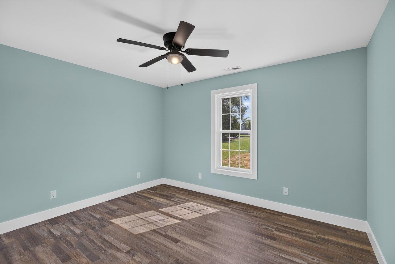 101 8TH ST, GROTTOES, Virginia 24441, 3 Bedrooms Bedrooms, ,2 BathroomsBathrooms,Residential,101 8TH ST,682101 MLS # 682101