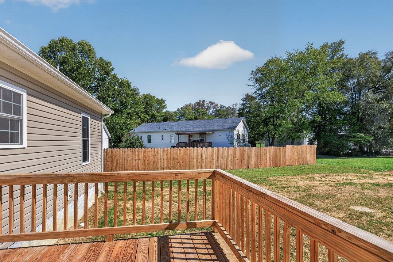 101 8TH ST, GROTTOES, Virginia 24441, 3 Bedrooms Bedrooms, ,2 BathroomsBathrooms,Residential,101 8TH ST,682101 MLS # 682101
