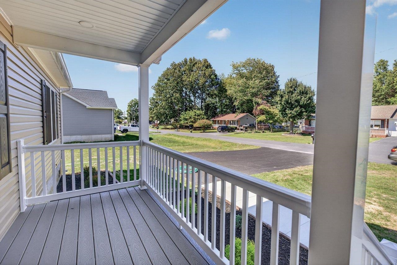 101 8TH ST, GROTTOES, Virginia 24441, 3 Bedrooms Bedrooms, ,2 BathroomsBathrooms,Residential,101 8TH ST,682101 MLS # 682101