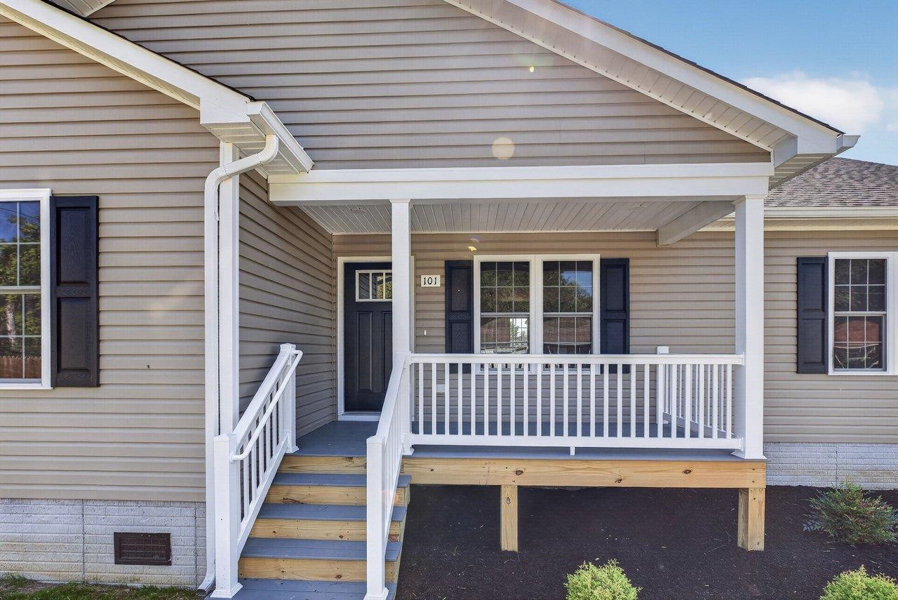 101 8TH ST, GROTTOES, Virginia 24441, 3 Bedrooms Bedrooms, ,2 BathroomsBathrooms,Residential,101 8TH ST,682101 MLS # 682101