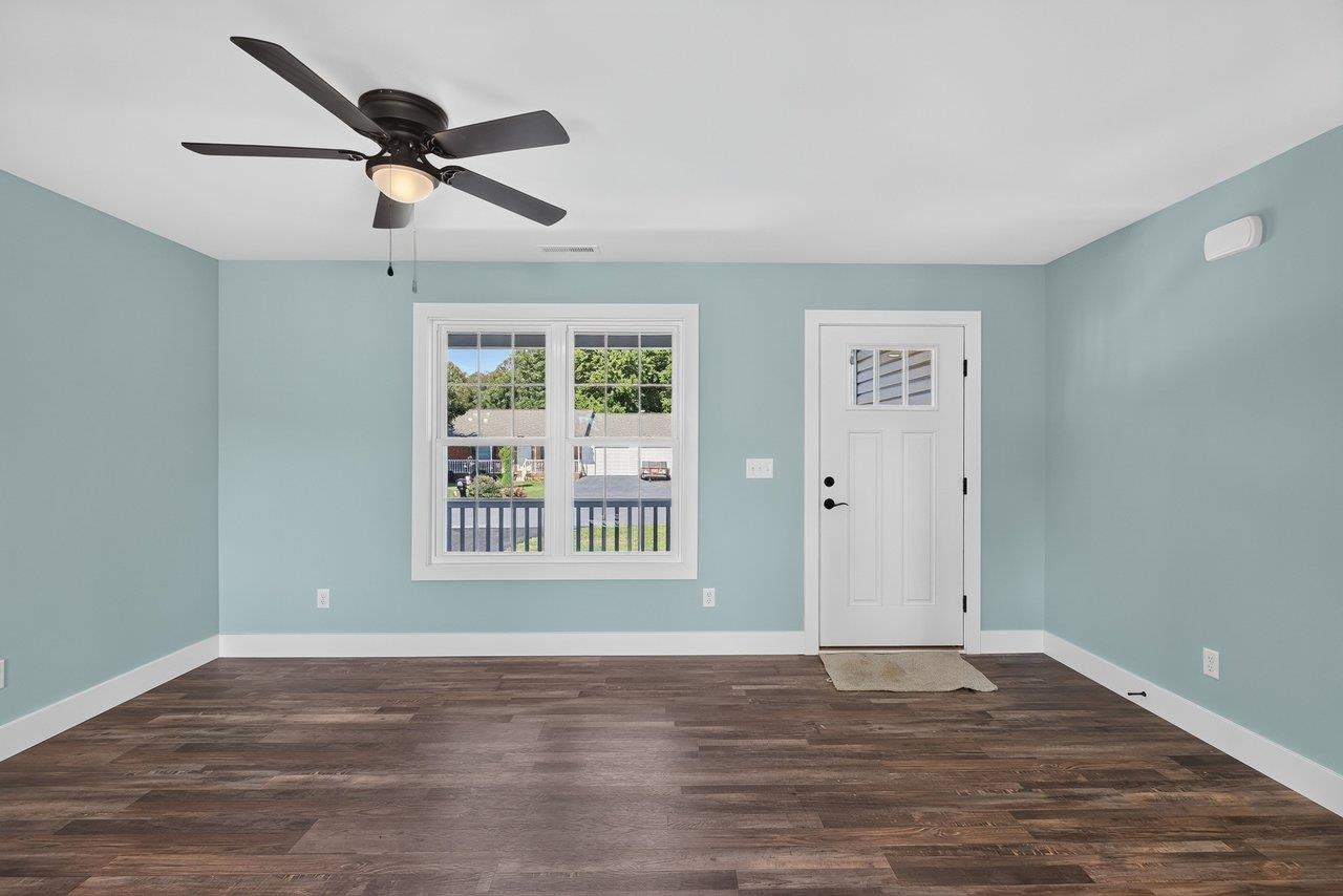 101 8TH ST, GROTTOES, Virginia 24441, 3 Bedrooms Bedrooms, ,2 BathroomsBathrooms,Residential,101 8TH ST,682101 MLS # 682101