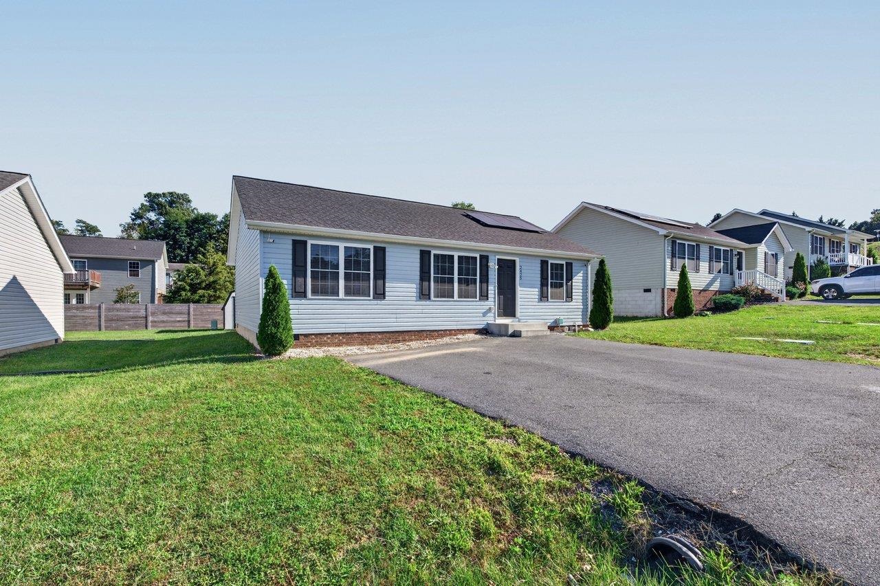 2425 BRENTWOOD DR, ROCKINGHAM, Virginia 22801, 3 Bedrooms Bedrooms, ,2 BathroomsBathrooms,Residential,2425 BRENTWOOD DR,682103 MLS # 682103