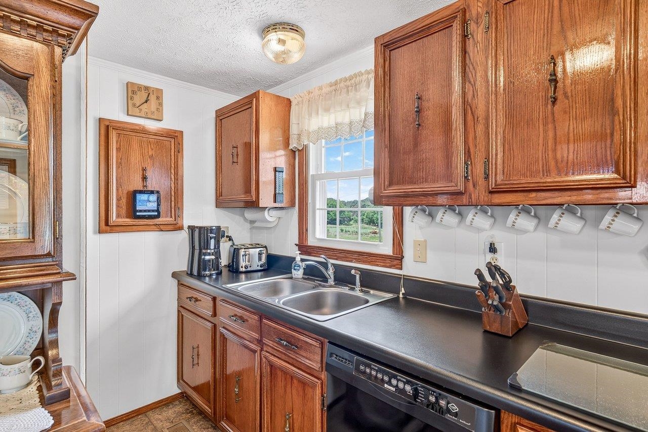 2627 MINIE BALL LN, KEEZLETOWN, Virginia 22832, 3 Bedrooms Bedrooms, ,1 BathroomBathrooms,Residential,2627 MINIE BALL LN,679329 MLS # 679329 2627 MINIE BALL LN, KEEZLETOWN, Virginia 22832, 3 Bedrooms Bedrooms, ,1 BathroomBathrooms,Residential,2627 MINIE BALL LN,679329 MLS # 679329
