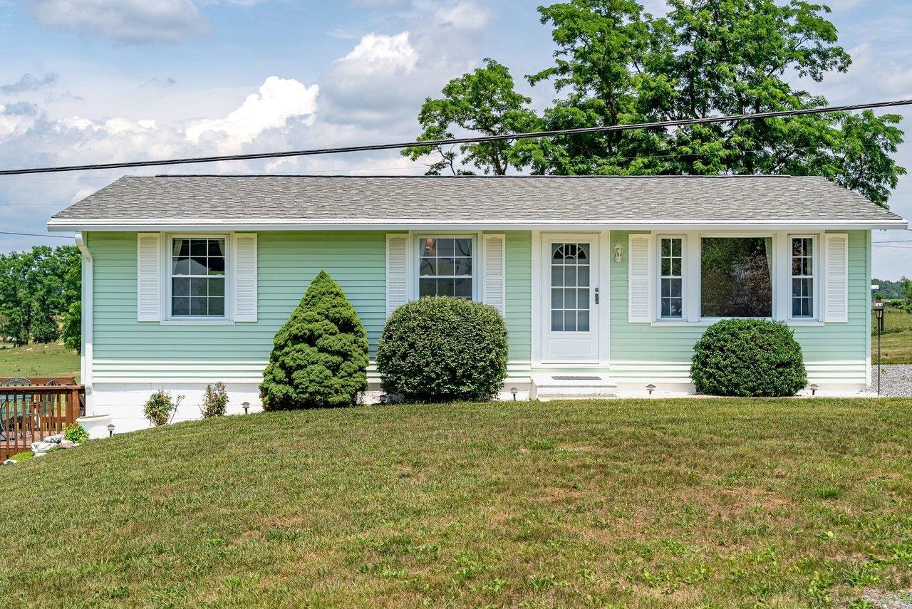 2627 MINIE BALL LN, KEEZLETOWN, Virginia 22832, 3 Bedrooms Bedrooms, ,1 BathroomBathrooms,Residential,2627 MINIE BALL LN,679329 MLS # 679329 2627 MINIE BALL LN, KEEZLETOWN, Virginia 22832, 3 Bedrooms Bedrooms, ,1 BathroomBathrooms,Residential,2627 MINIE BALL LN,679329 MLS # 679329