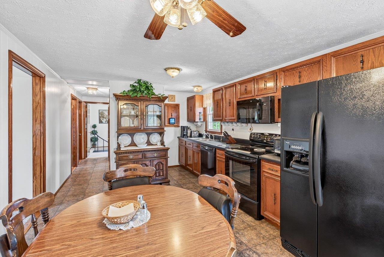 2627 MINIE BALL LN, KEEZLETOWN, Virginia 22832, 3 Bedrooms Bedrooms, ,1 BathroomBathrooms,Residential,2627 MINIE BALL LN,679329 MLS # 679329 2627 MINIE BALL LN, KEEZLETOWN, Virginia 22832, 3 Bedrooms Bedrooms, ,1 BathroomBathrooms,Residential,2627 MINIE BALL LN,679329 MLS # 679329