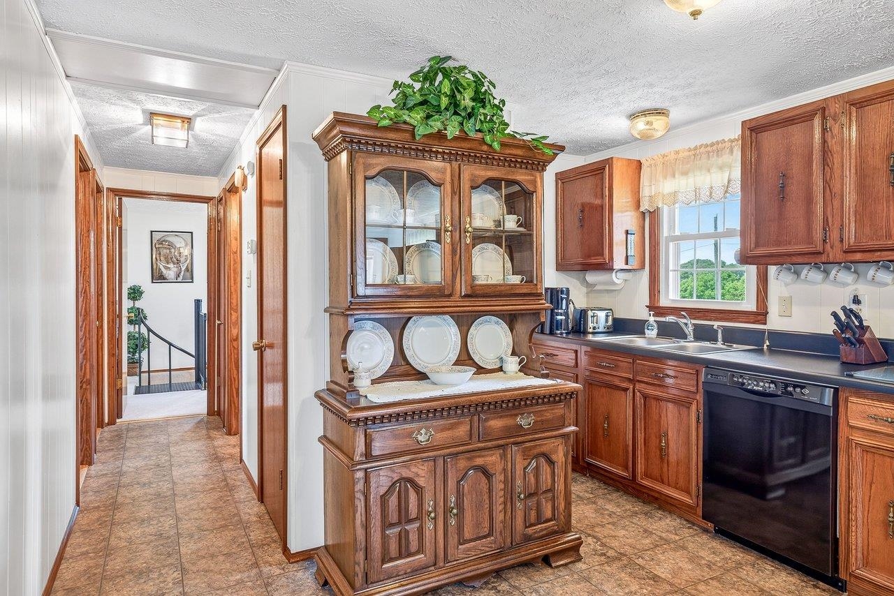 2627 MINIE BALL LN, KEEZLETOWN, Virginia 22832, 3 Bedrooms Bedrooms, ,1 BathroomBathrooms,Residential,2627 MINIE BALL LN,679329 MLS # 679329 2627 MINIE BALL LN, KEEZLETOWN, Virginia 22832, 3 Bedrooms Bedrooms, ,1 BathroomBathrooms,Residential,2627 MINIE BALL LN,679329 MLS # 679329