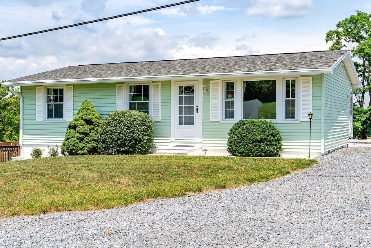 2627 MINIE BALL LN, KEEZLETOWN, Virginia 22832, 3 Bedrooms Bedrooms, ,1 BathroomBathrooms,Residential,2627 MINIE BALL LN,679329 MLS # 679329 2627 MINIE BALL LN, KEEZLETOWN, Virginia 22832, 3 Bedrooms Bedrooms, ,1 BathroomBathrooms,Residential,2627 MINIE BALL LN,679329 MLS # 679329