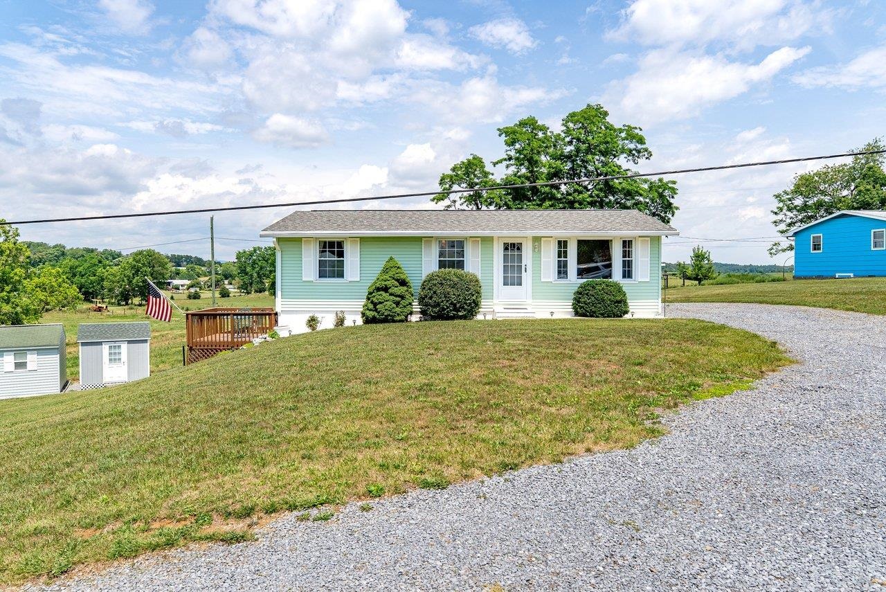 2627 MINIE BALL LN, KEEZLETOWN, Virginia 22832, 3 Bedrooms Bedrooms, ,1 BathroomBathrooms,Residential,2627 MINIE BALL LN,679329 MLS # 679329 2627 MINIE BALL LN, KEEZLETOWN, Virginia 22832, 3 Bedrooms Bedrooms, ,1 BathroomBathrooms,Residential,2627 MINIE BALL LN,679329 MLS # 679329