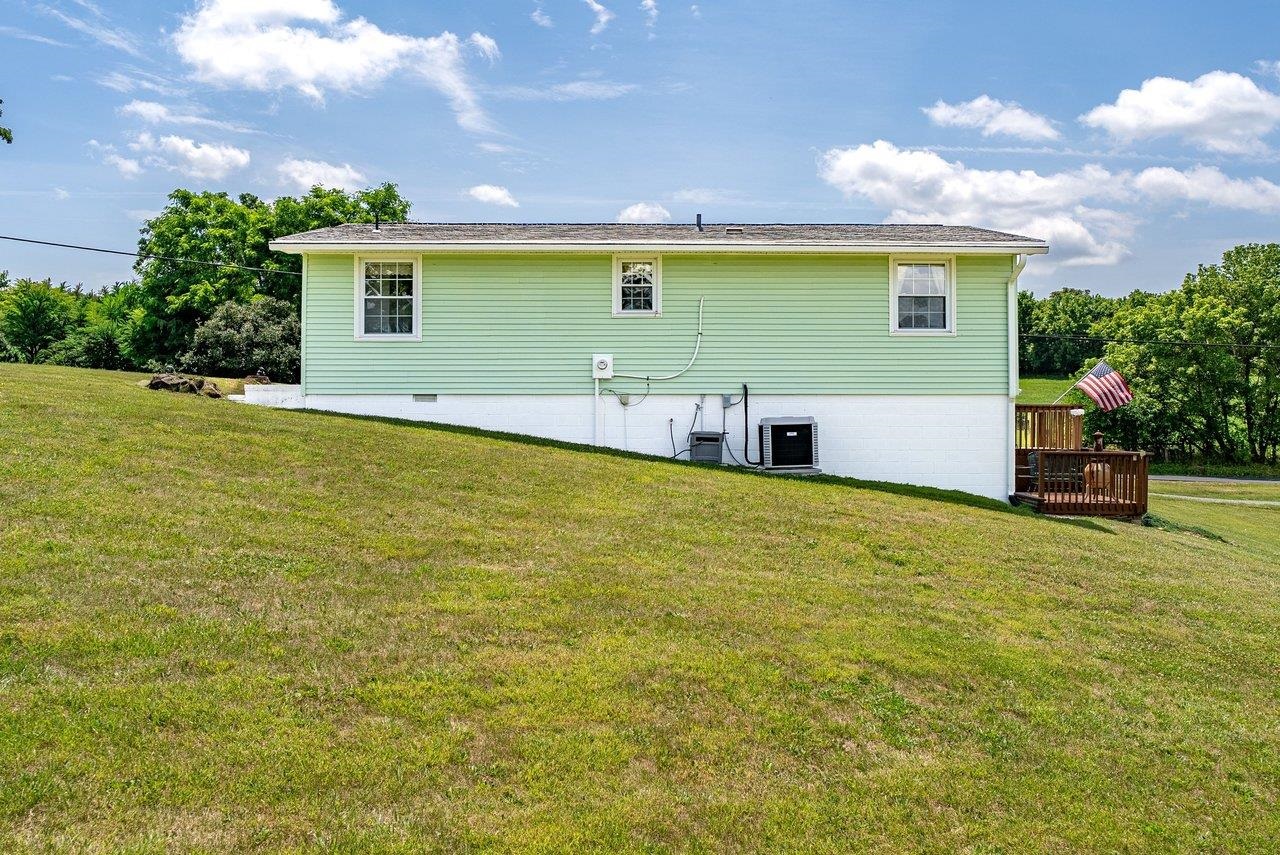 2627 MINIE BALL LN, KEEZLETOWN, Virginia 22832, 3 Bedrooms Bedrooms, ,1 BathroomBathrooms,Residential,2627 MINIE BALL LN,679329 MLS # 679329 2627 MINIE BALL LN, KEEZLETOWN, Virginia 22832, 3 Bedrooms Bedrooms, ,1 BathroomBathrooms,Residential,2627 MINIE BALL LN,679329 MLS # 679329