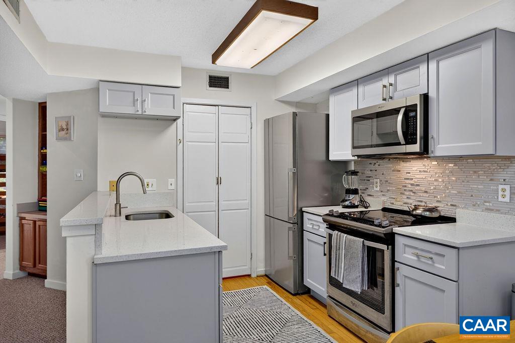 2004 STONE RIDGE WOODS CONDOS, WINTERGREEN RESORT, Virginia 22958, 3 Bedrooms Bedrooms, ,3 BathroomsBathrooms,Residential,2004 STONE RIDGE WOODS CONDOS,682130 MLS # 682130