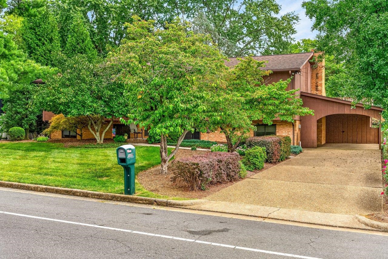 1630 CENTRAL AVE, HARRISONBURG, Virginia 22801, 5 Bedrooms Bedrooms, ,3 BathroomsBathrooms,Residential,1630 CENTRAL AVE,682134 MLS # 682134 1630 CENTRAL AVE, HARRISONBURG, Virginia 22801, 5 Bedrooms Bedrooms, ,3 BathroomsBathrooms,Residential,1630 CENTRAL AVE,682134 MLS # 682134