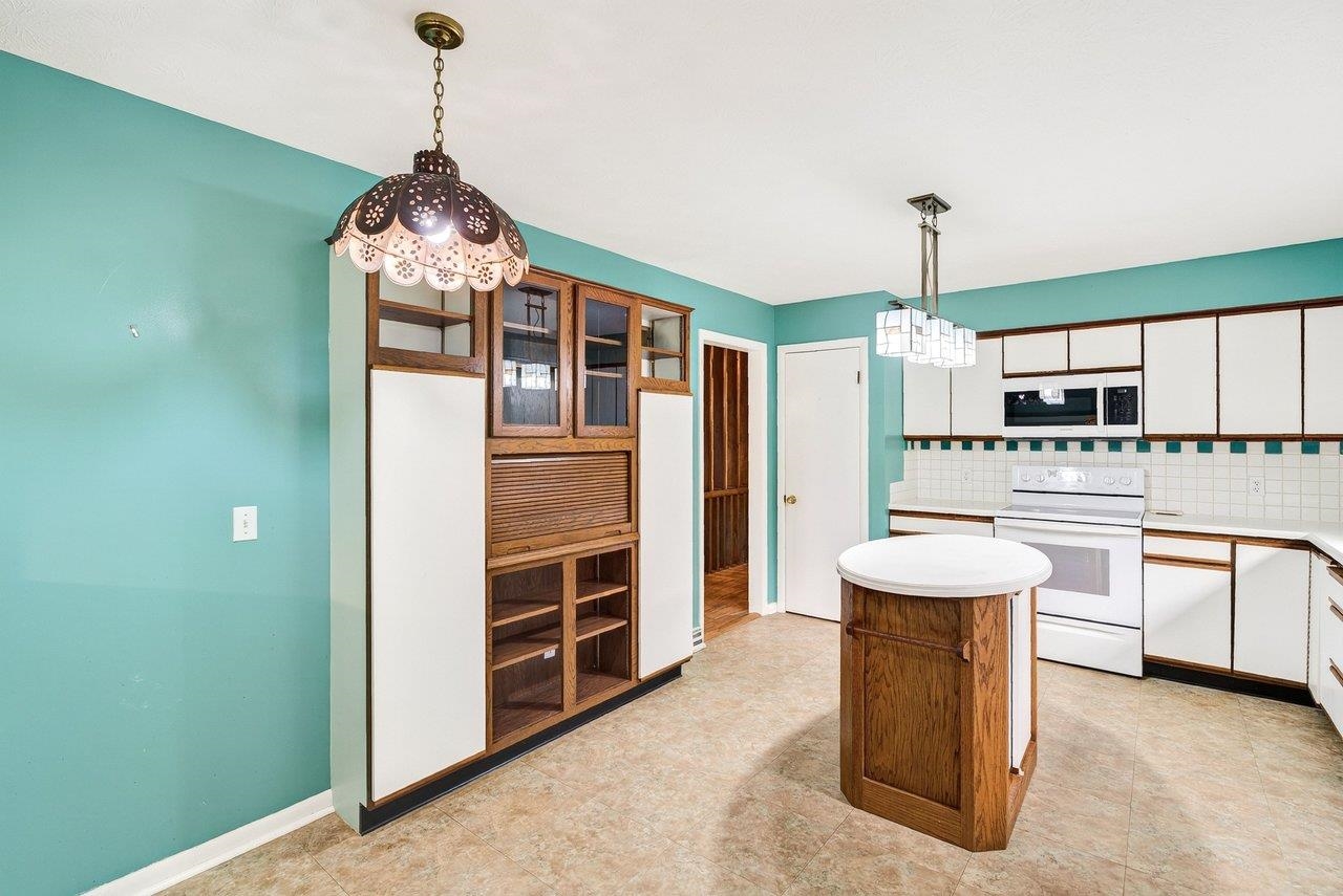 1630 CENTRAL AVE, HARRISONBURG, Virginia 22801, 5 Bedrooms Bedrooms, ,3 BathroomsBathrooms,Residential,1630 CENTRAL AVE,682134 MLS # 682134 1630 CENTRAL AVE, HARRISONBURG, Virginia 22801, 5 Bedrooms Bedrooms, ,3 BathroomsBathrooms,Residential,1630 CENTRAL AVE,682134 MLS # 682134