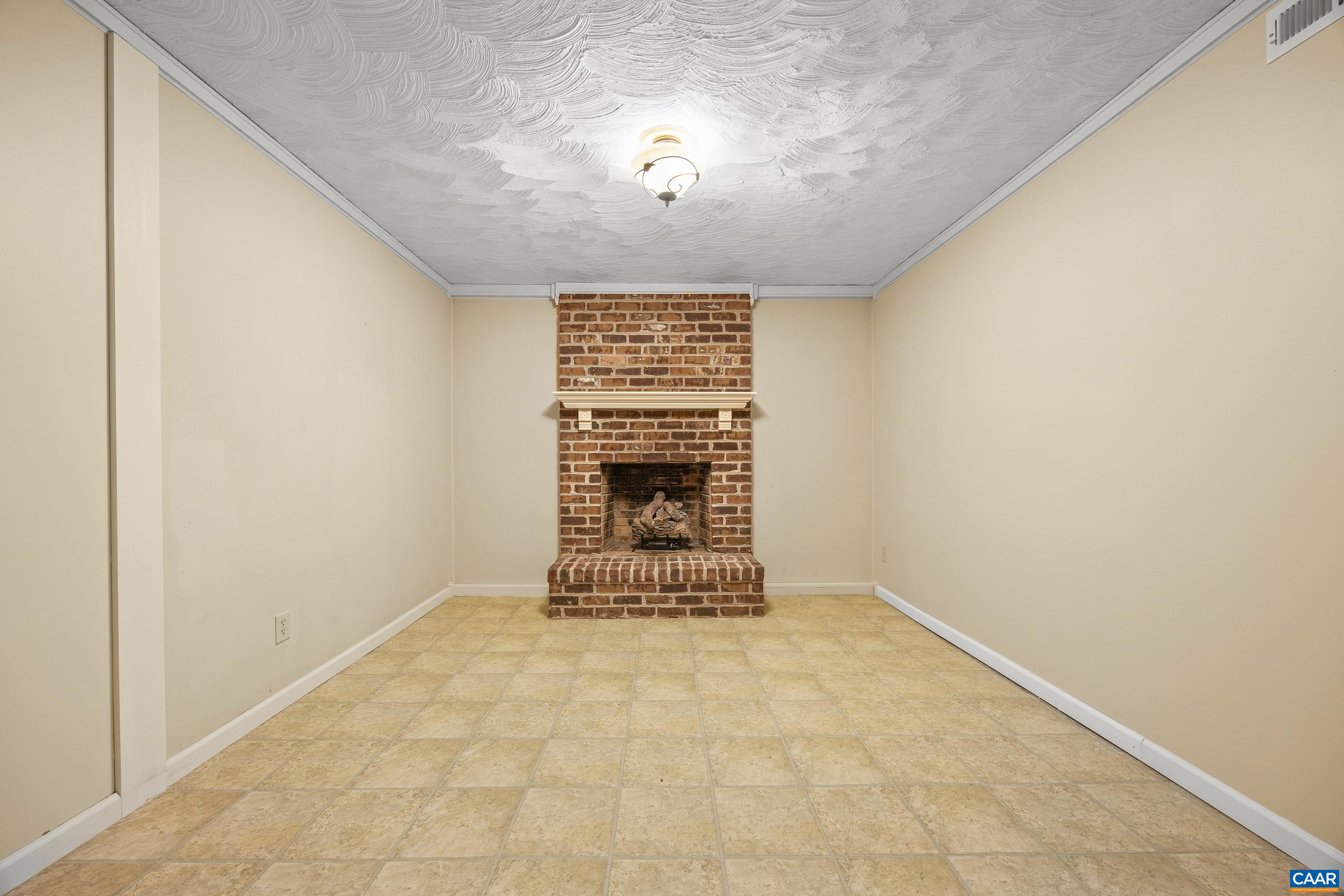 71 COURT PL, CHARLOTTESVILLE, Virginia 22901, 3 Bedrooms Bedrooms, ,1 BathroomBathrooms,Residential,71 COURT PL,681825 MLS # 681825 71 COURT PL, CHARLOTTESVILLE, Virginia 22901, 3 Bedrooms Bedrooms, ,1 BathroomBathrooms,Residential,71 COURT PL,681825 MLS # 681825