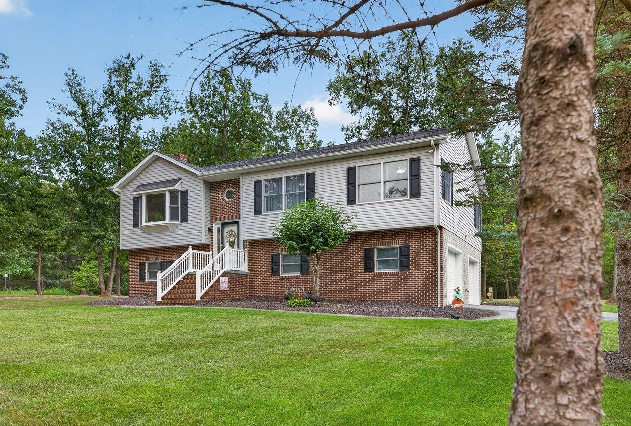 9779 SOUTH EAST SIDE HWY, ELKTON, Virginia 22827, 3 Bedrooms Bedrooms, ,2 BathroomsBathrooms,Residential,9779 SOUTH EAST SIDE HWY,682142 MLS # 682142 9779 SOUTH EAST SIDE HWY, ELKTON, Virginia 22827, 3 Bedrooms Bedrooms, ,2 BathroomsBathrooms,Residential,9779 SOUTH EAST SIDE HWY,682142 MLS # 682142