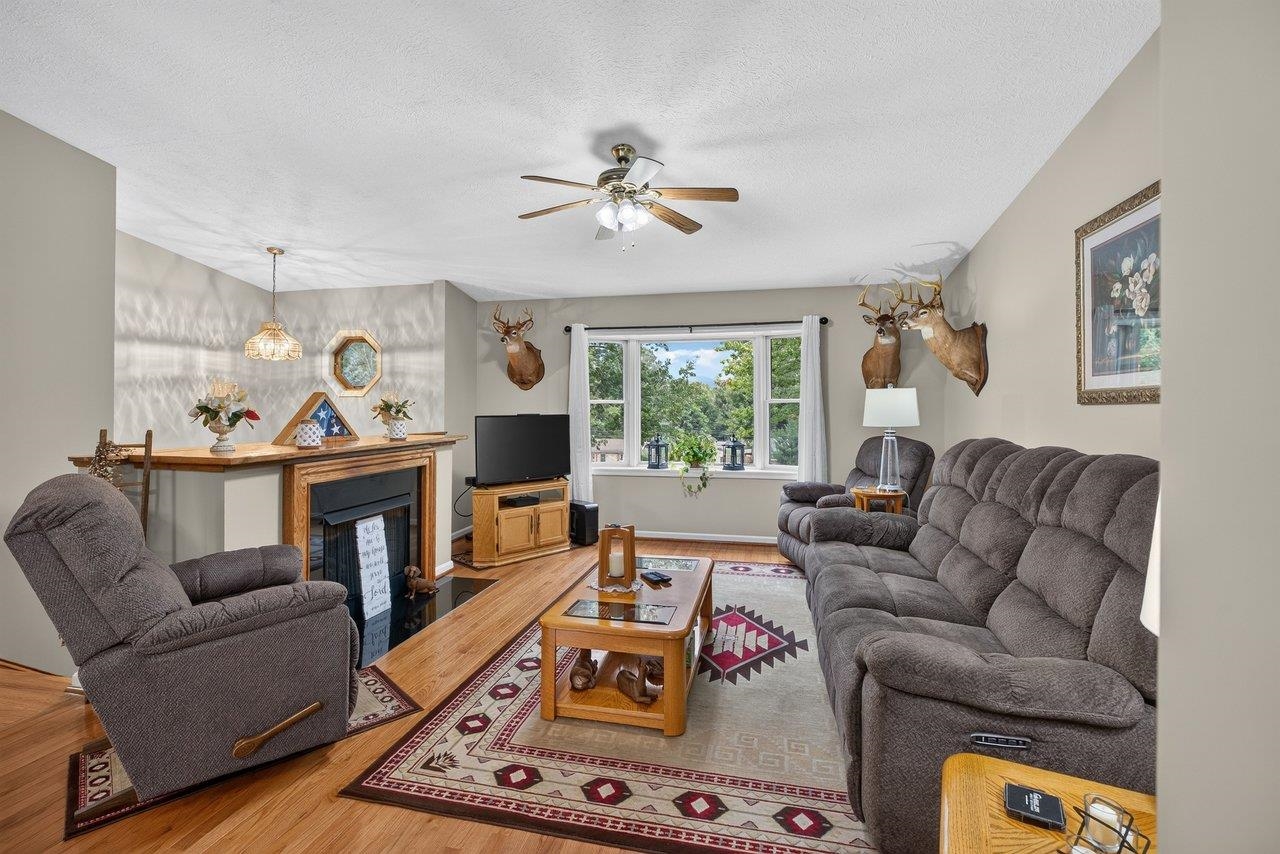 9779 SOUTH EAST SIDE HWY, ELKTON, Virginia 22827, 3 Bedrooms Bedrooms, ,2 BathroomsBathrooms,Residential,9779 SOUTH EAST SIDE HWY,682142 MLS # 682142 9779 SOUTH EAST SIDE HWY, ELKTON, Virginia 22827, 3 Bedrooms Bedrooms, ,2 BathroomsBathrooms,Residential,9779 SOUTH EAST SIDE HWY,682142 MLS # 682142