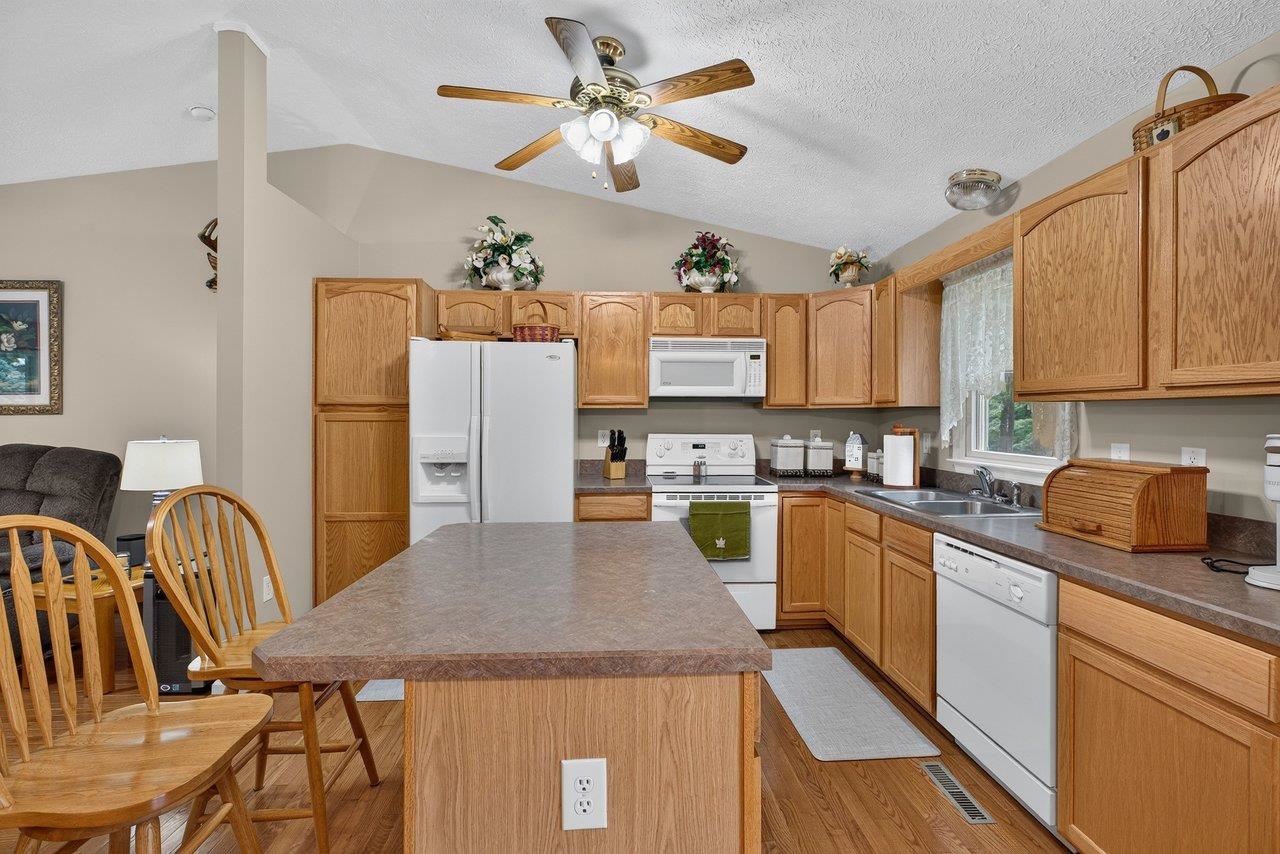 9779 SOUTH EAST SIDE HWY, ELKTON, Virginia 22827, 3 Bedrooms Bedrooms, ,2 BathroomsBathrooms,Residential,9779 SOUTH EAST SIDE HWY,682142 MLS # 682142 9779 SOUTH EAST SIDE HWY, ELKTON, Virginia 22827, 3 Bedrooms Bedrooms, ,2 BathroomsBathrooms,Residential,9779 SOUTH EAST SIDE HWY,682142 MLS # 682142