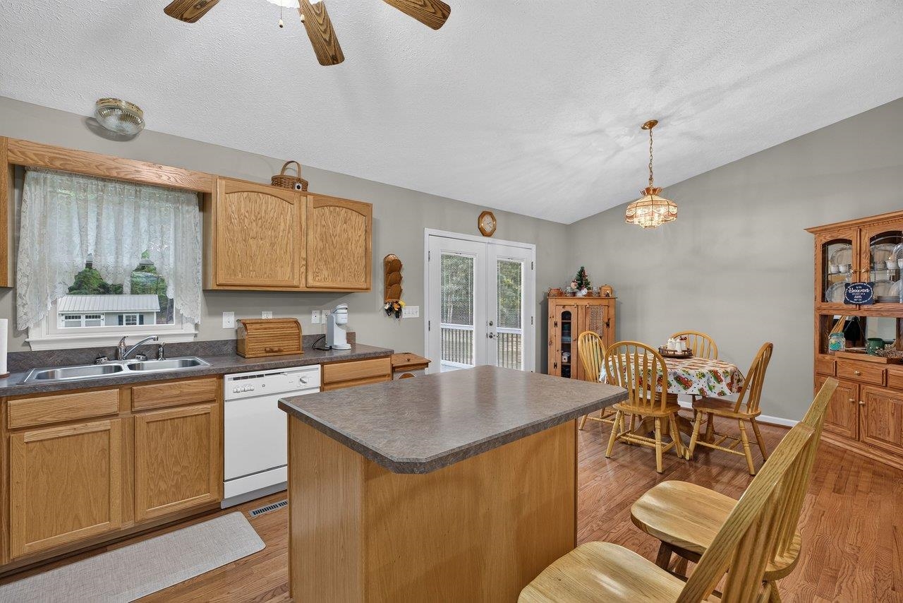 9779 SOUTH EAST SIDE HWY, ELKTON, Virginia 22827, 3 Bedrooms Bedrooms, ,2 BathroomsBathrooms,Residential,9779 SOUTH EAST SIDE HWY,682142 MLS # 682142 9779 SOUTH EAST SIDE HWY, ELKTON, Virginia 22827, 3 Bedrooms Bedrooms, ,2 BathroomsBathrooms,Residential,9779 SOUTH EAST SIDE HWY,682142 MLS # 682142
