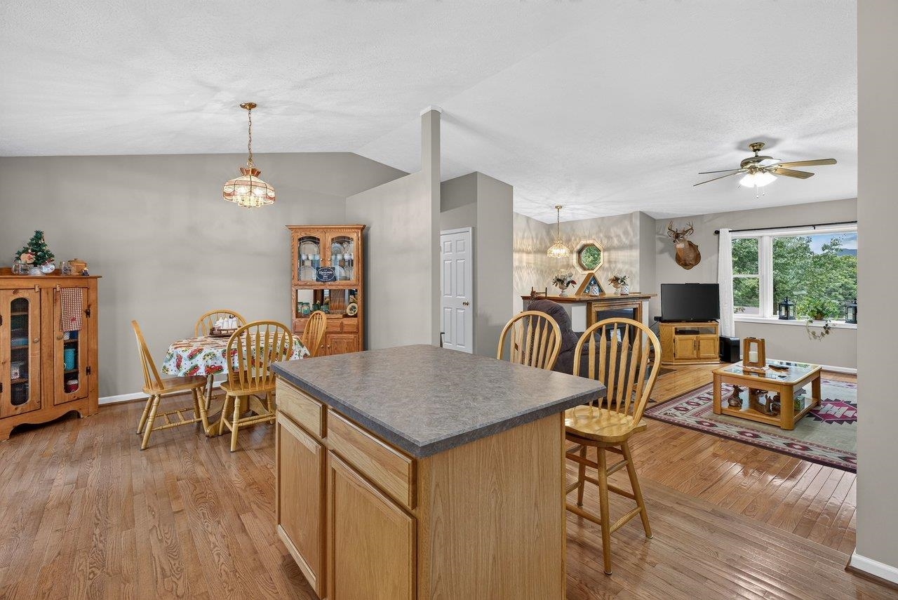 9779 SOUTH EAST SIDE HWY, ELKTON, Virginia 22827, 3 Bedrooms Bedrooms, ,2 BathroomsBathrooms,Residential,9779 SOUTH EAST SIDE HWY,682142 MLS # 682142 9779 SOUTH EAST SIDE HWY, ELKTON, Virginia 22827, 3 Bedrooms Bedrooms, ,2 BathroomsBathrooms,Residential,9779 SOUTH EAST SIDE HWY,682142 MLS # 682142