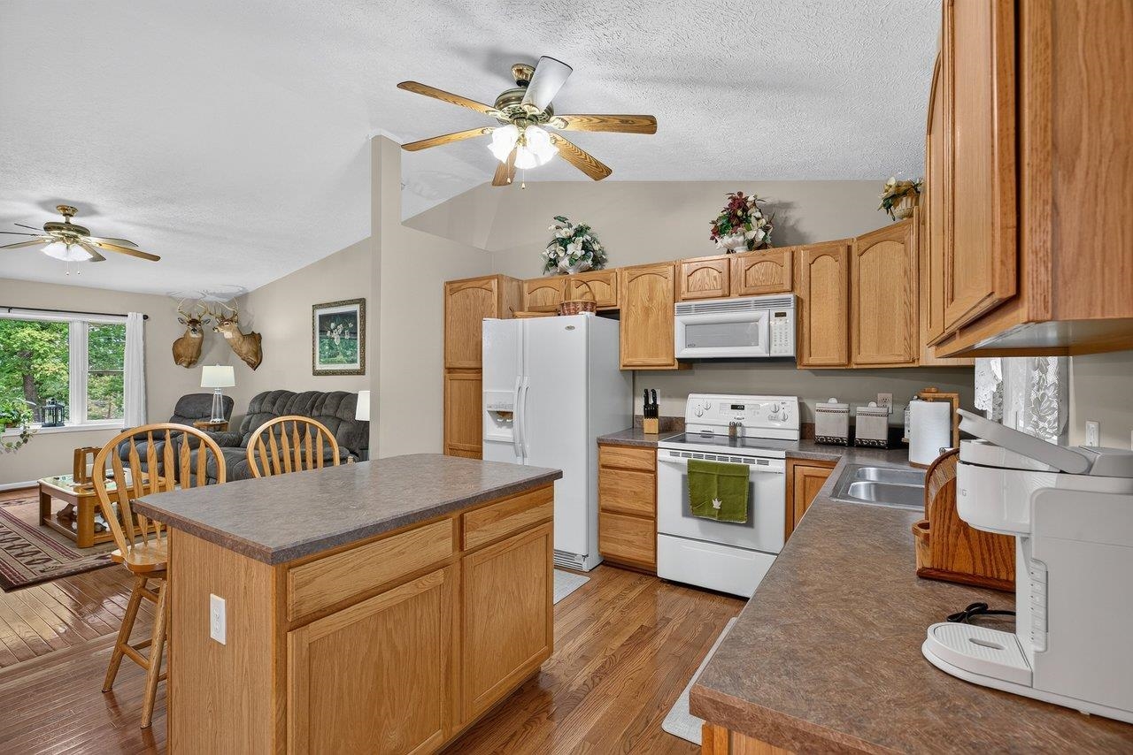 9779 SOUTH EAST SIDE HWY, ELKTON, Virginia 22827, 3 Bedrooms Bedrooms, ,2 BathroomsBathrooms,Residential,9779 SOUTH EAST SIDE HWY,682142 MLS # 682142 9779 SOUTH EAST SIDE HWY, ELKTON, Virginia 22827, 3 Bedrooms Bedrooms, ,2 BathroomsBathrooms,Residential,9779 SOUTH EAST SIDE HWY,682142 MLS # 682142